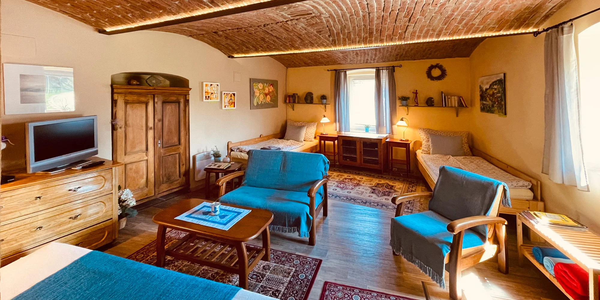 Útulné apartmány na břehu Slapské přehrady: možnost wellness, půjčení kánoe a projížďky člunem s kapitánem