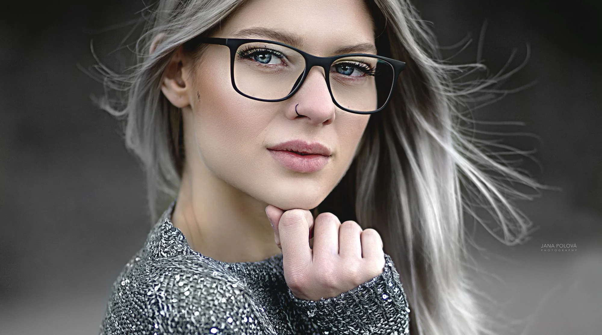 Profesionální focení v exteriéru až pro 5 osob: 12-30 upravených fotografií