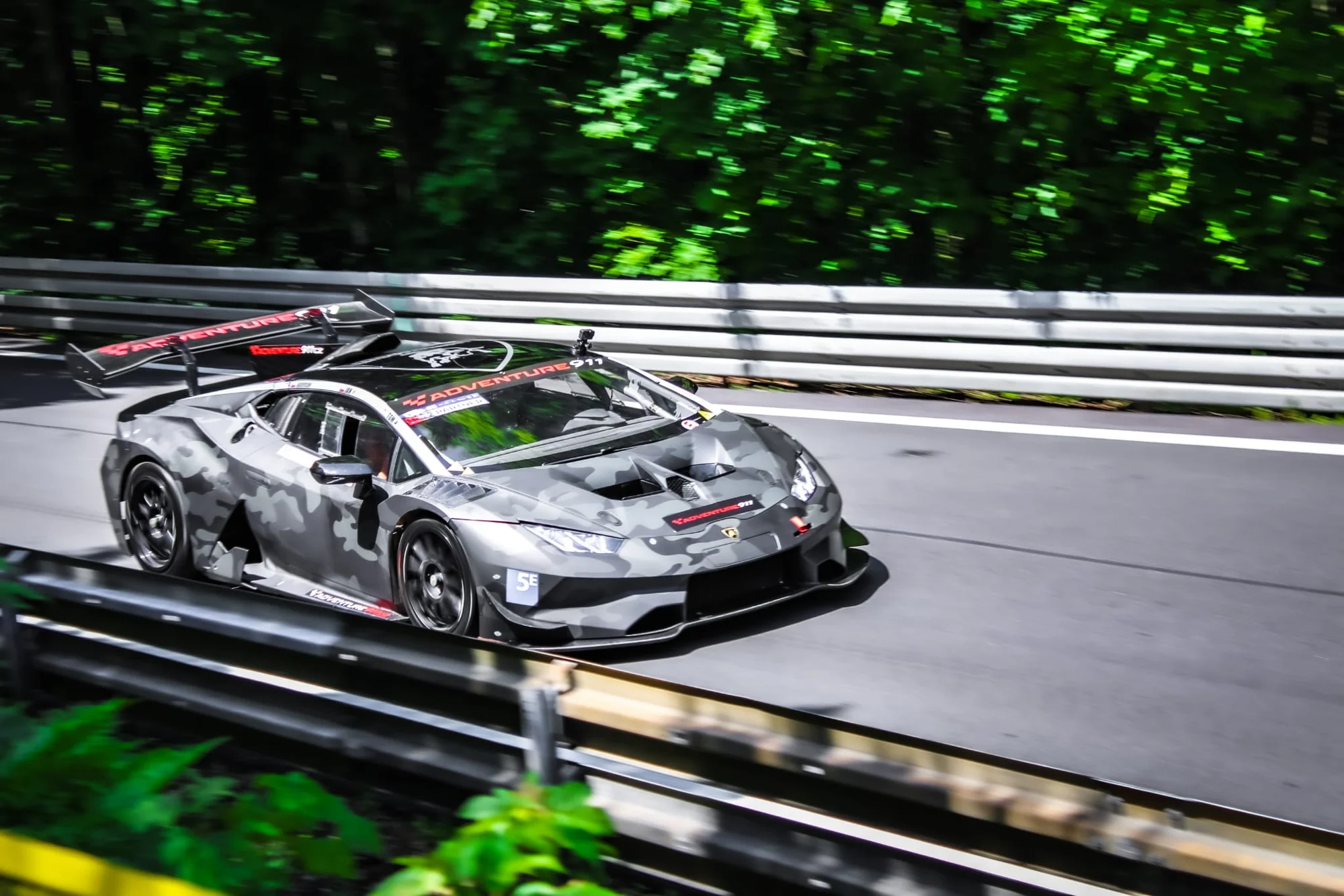 Spolujízda v Lamborghini Huracan Super Trofeo EVO na závodním okruhu v Brně či Mostě: 1–3 kola
