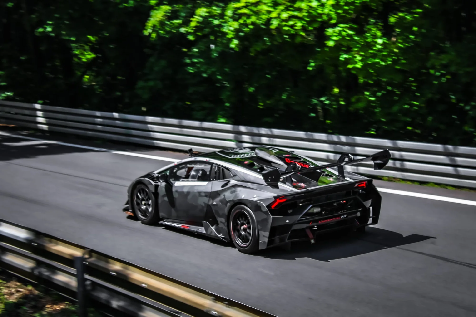Spolujízda v Lamborghini Huracan Super Trofeo EVO na závodním okruhu v Brně či Mostě: 1–3 kola