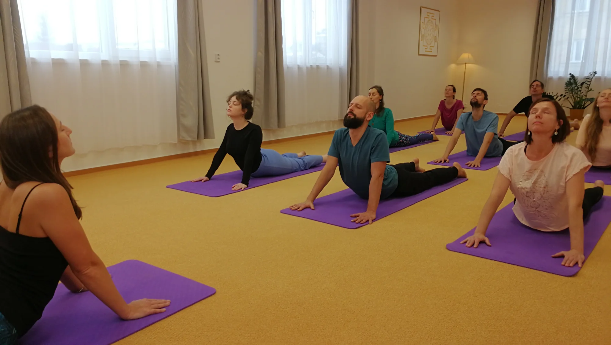 Relax i zdravý životní styl: měsíční kurz integrální jógy pro všechny věkové kategorie