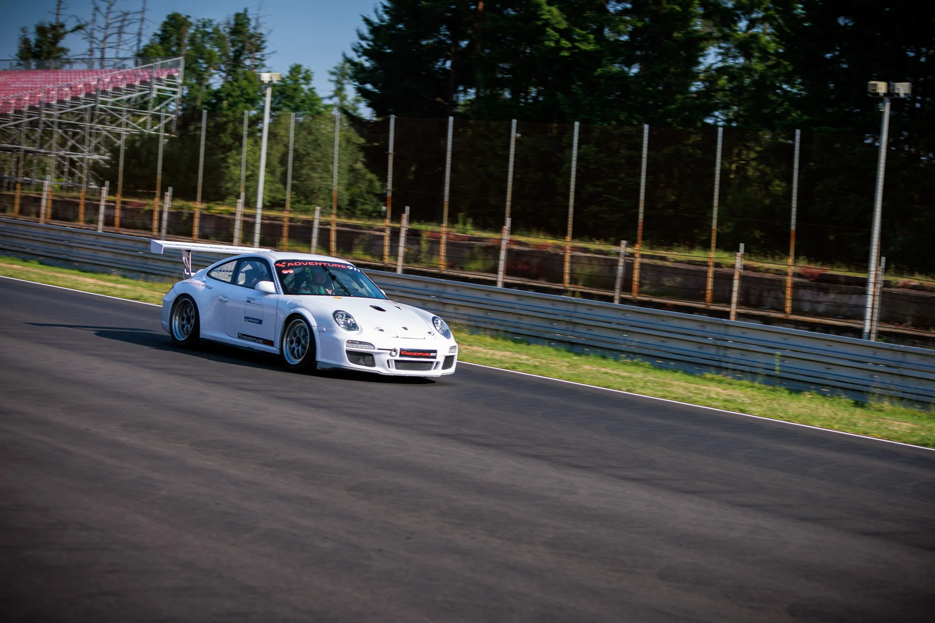 Spolujízda v Porsche 997.2 GT3 Super Cup na závodním okruhu v Brně či Mostě: 1–3 kola