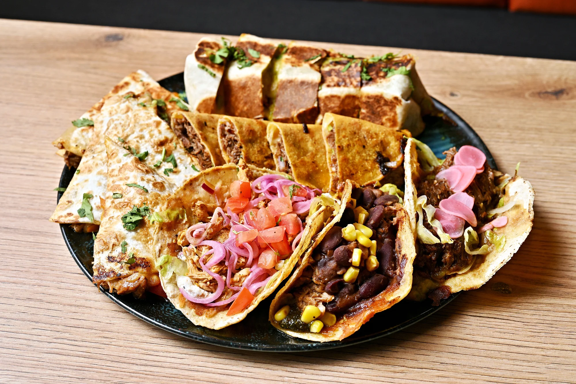 Degustační menu v Casa de Mateo: burrito, tacos i lahev prosecca, pro 2–⁠⁠⁠⁠⁠⁠4 osoby