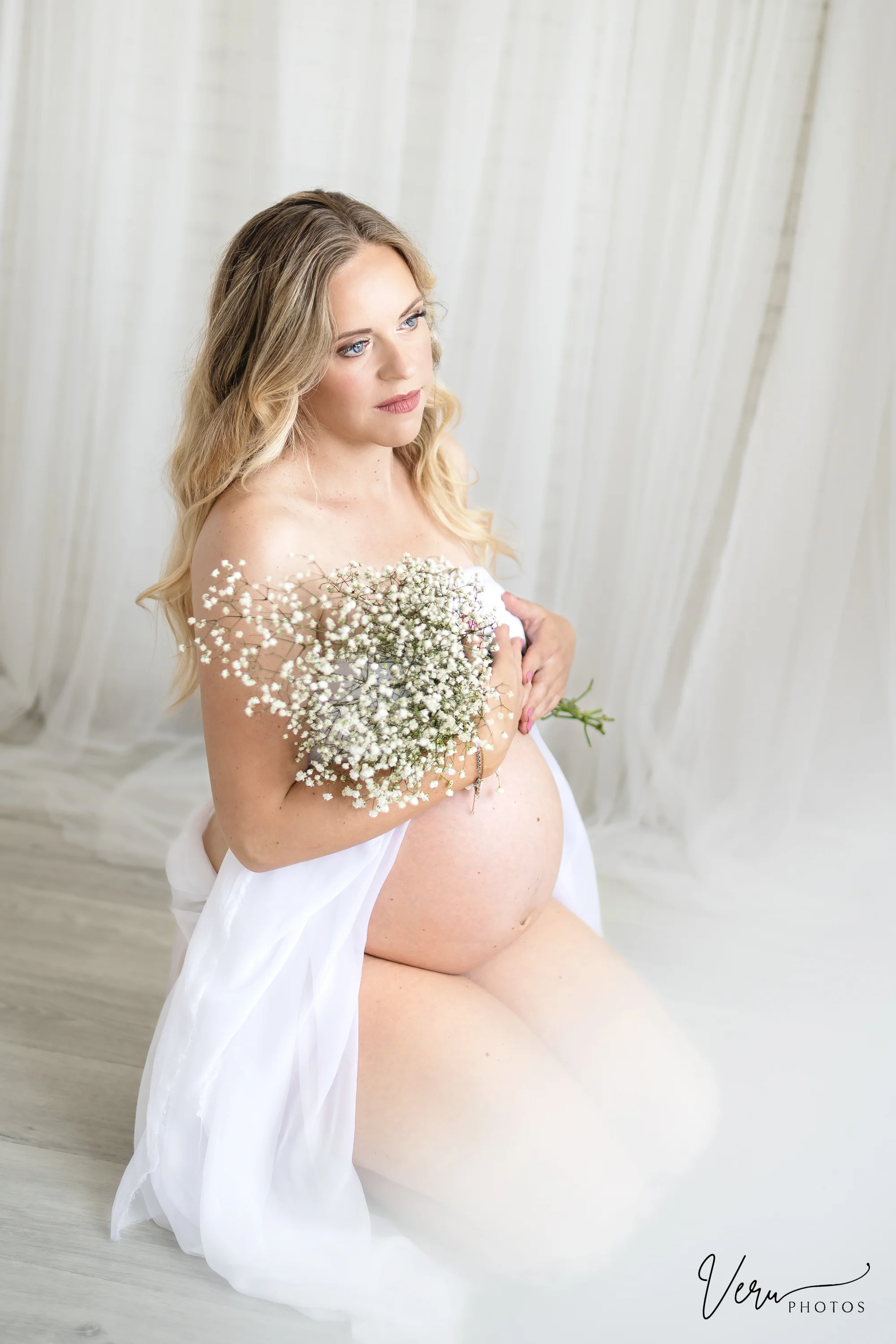 Ateliérové těhotenské focení & milkbath: sama, s partnerem či rodinou, 5 až 15 fotografií
