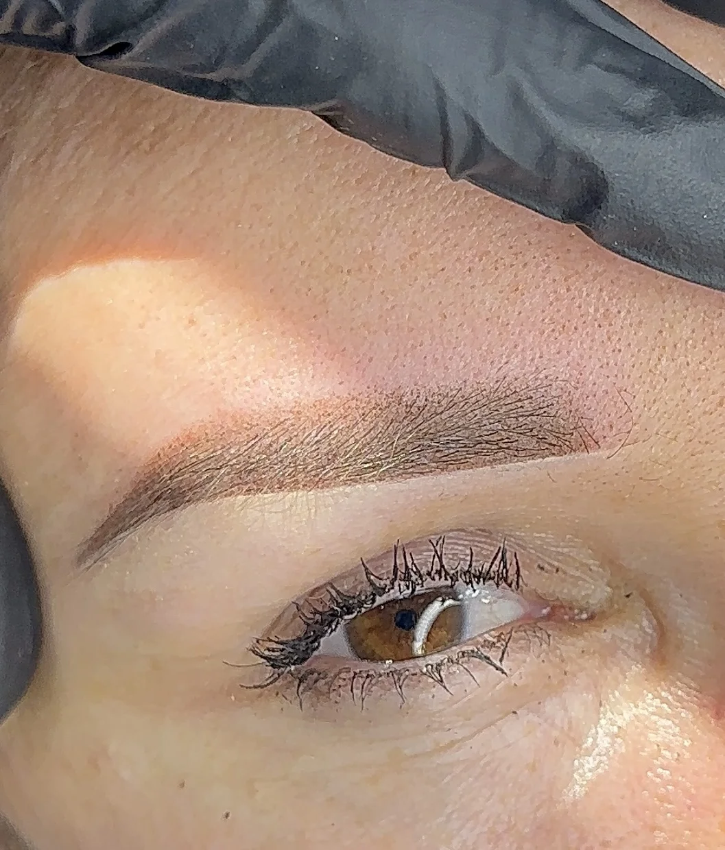 Permanentní make-up: rty nebo microblading či shading obočí vč. péče