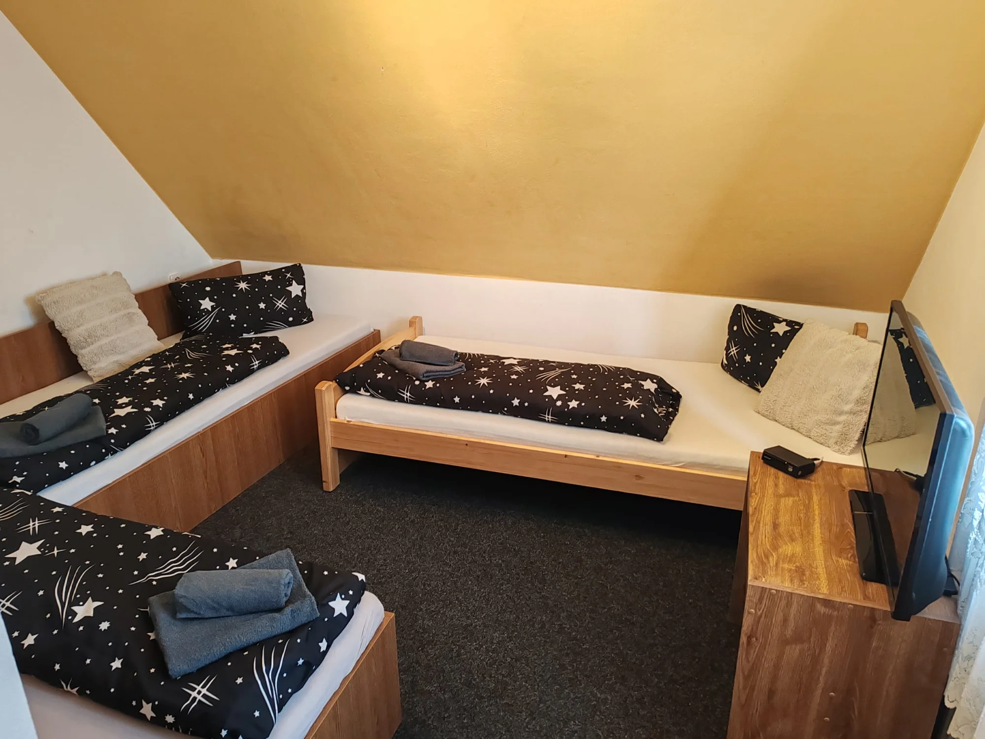 Relax ve Slezsku: pobyt s litrem rozlévaného vína, degustačním menu nebo vířivkou na pokoji