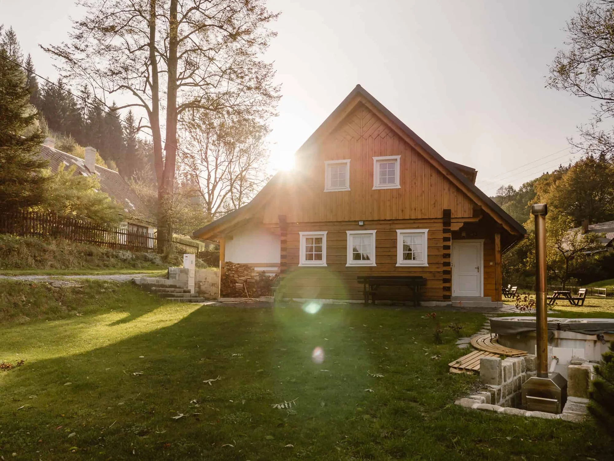 Pobyt v Jeseníkách: apartmány v roubence s koupacím wellness sudem