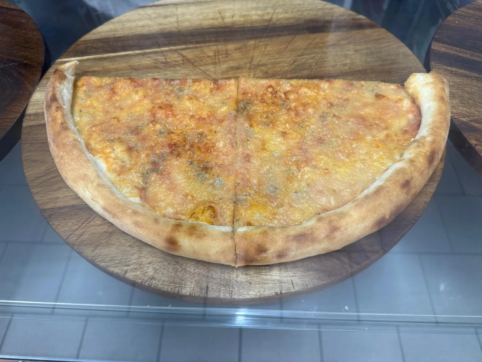 Pořádná nálož pizzy dle vlastního výběru: 2 x velká pizza nebo 1/4 na malý hlad