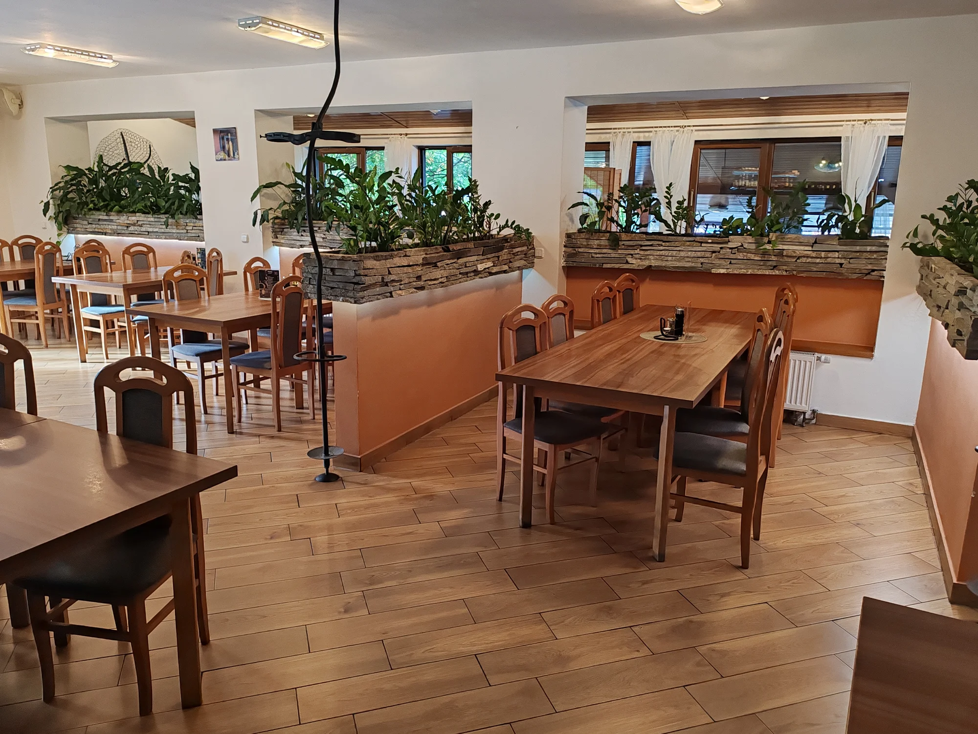 Relax ve Slezsku: pobyt s litrem rozlévaného vína, degustačním menu nebo vířivkou na pokoji