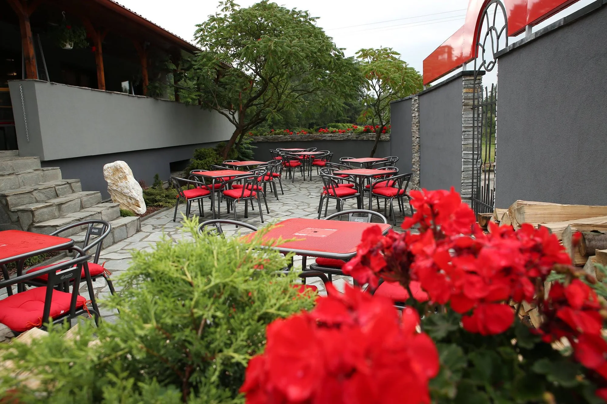 Relax ve Slezsku: pobyt s litrem rozlévaného vína, degustačním menu nebo vířivkou na pokoji