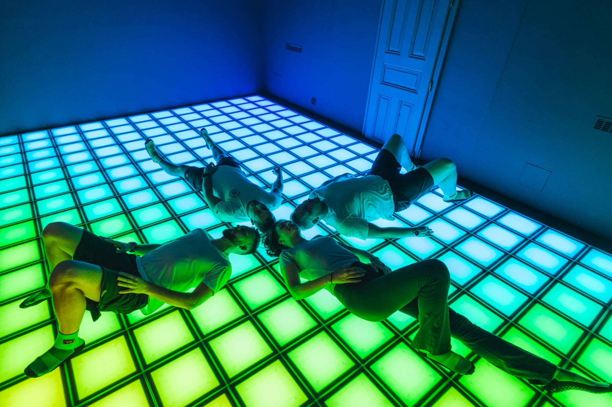 GlowStep: 55 min. pixelových her pro jednoho, dva i celou partu
