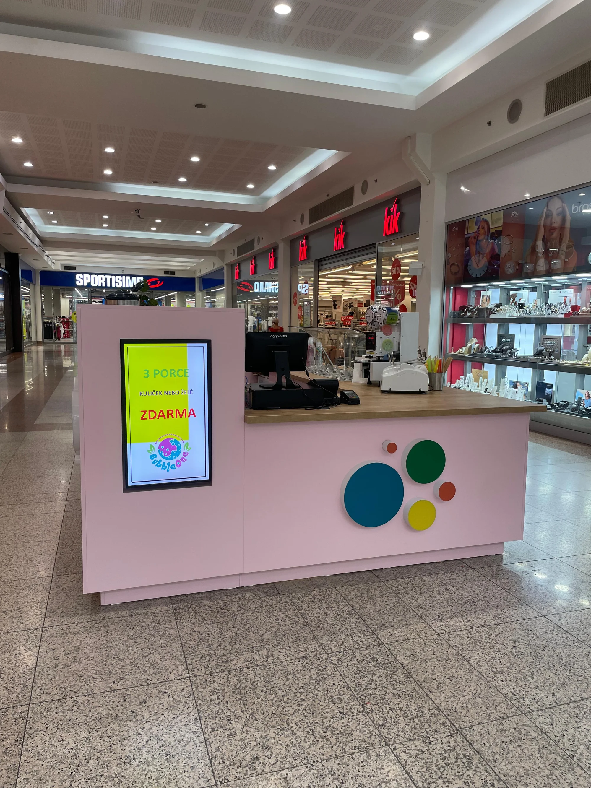 Velký bubble tea podle výběru: 23 druhů a 3 porce kuliček nebo želé