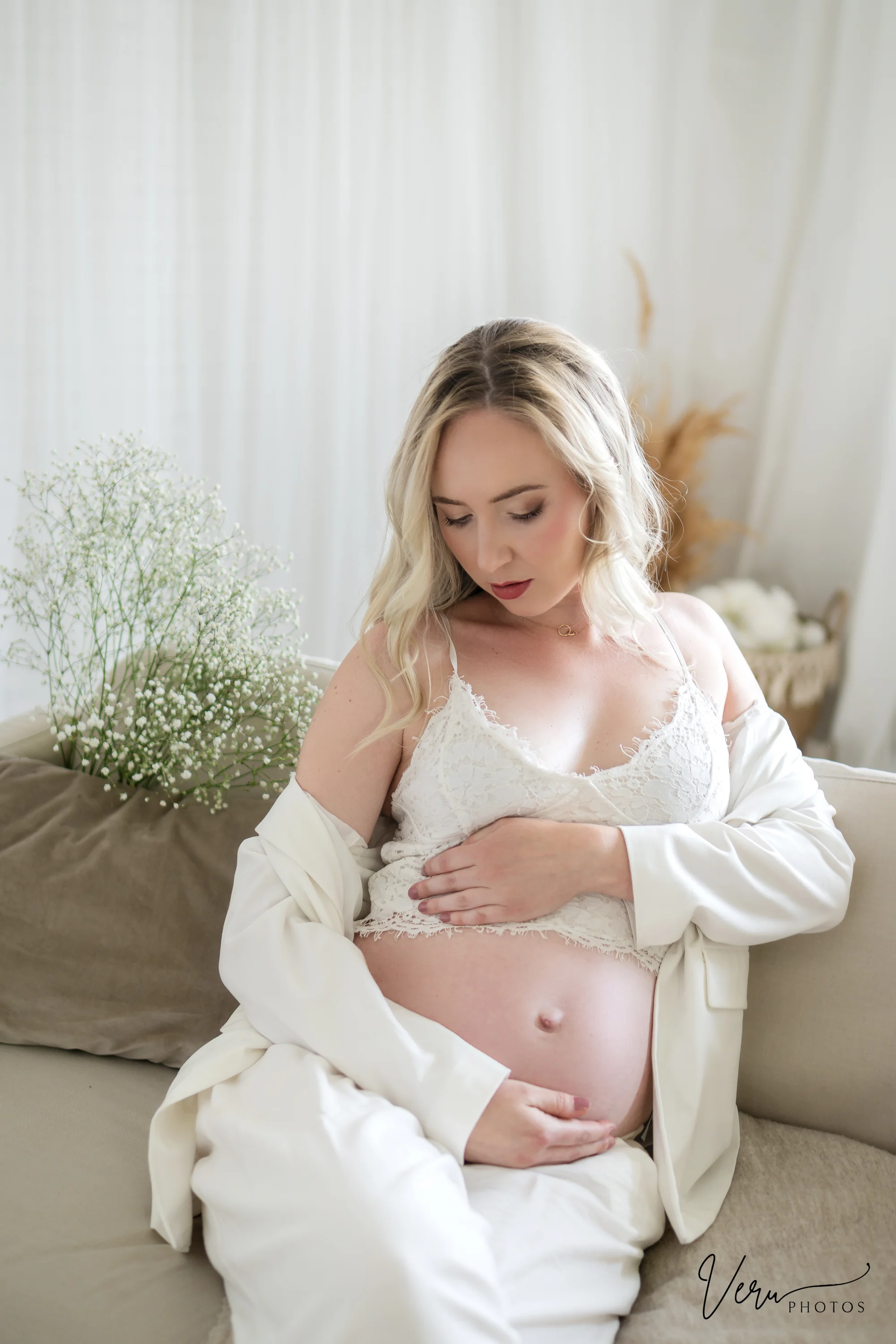 Ateliérové těhotenské focení & milkbath: sama, s partnerem či rodinou, 5 až 15 fotografií