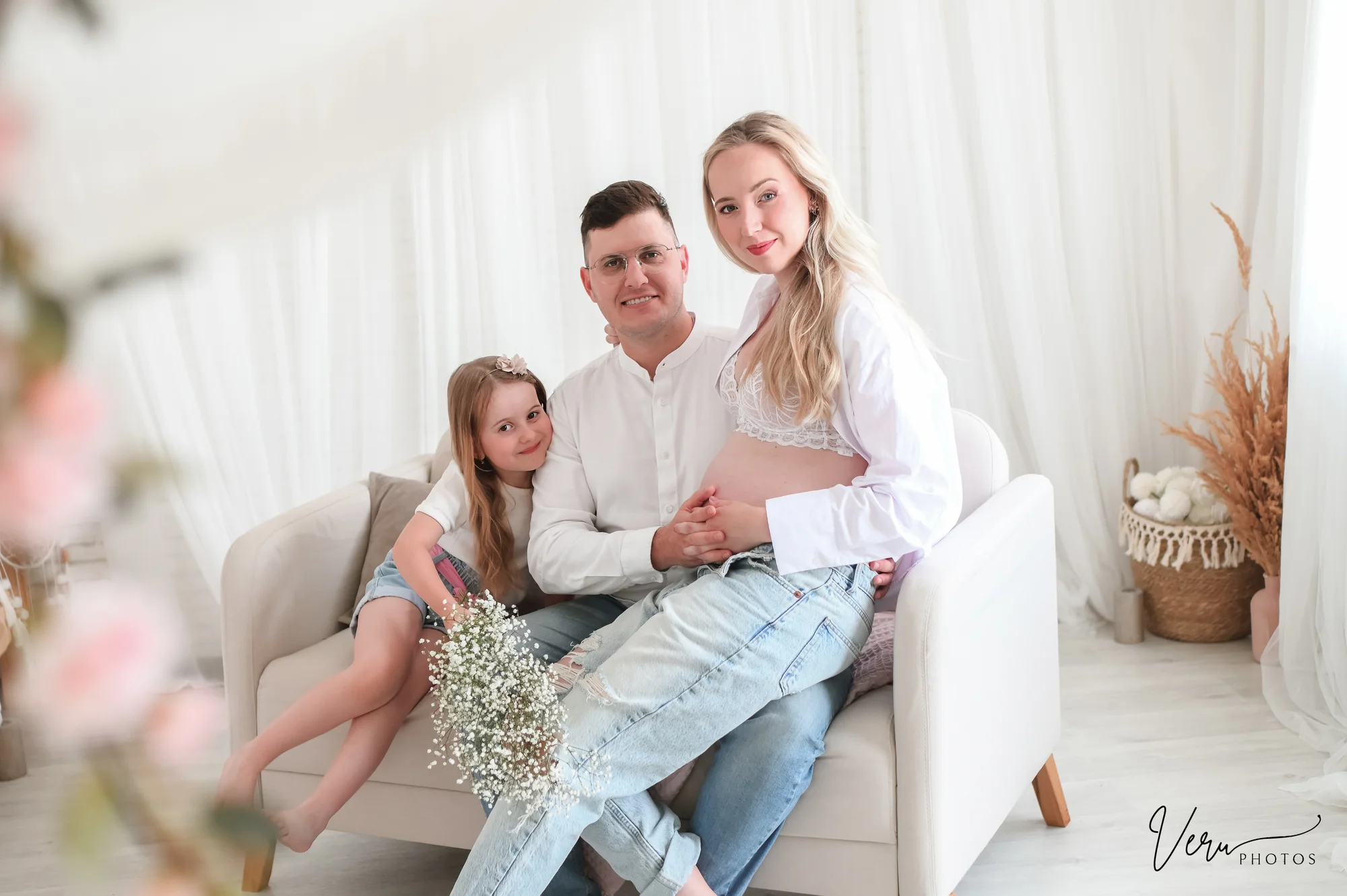 Ateliérové těhotenské focení & milkbath: sama, s partnerem či rodinou, 5 až 15 fotografií