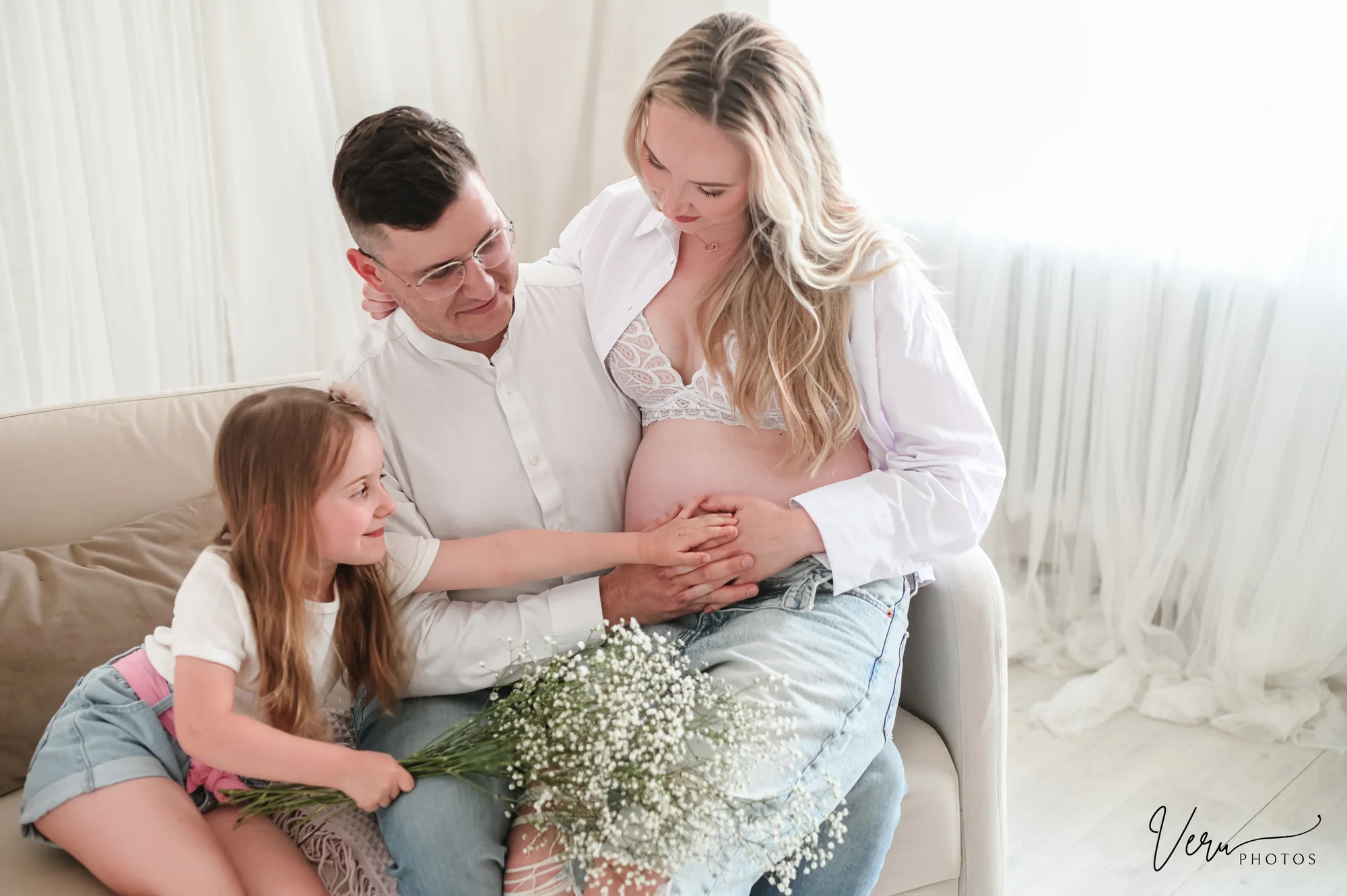 Ateliérové těhotenské focení & milkbath: sama, s partnerem či rodinou, 5 až 15 fotografií