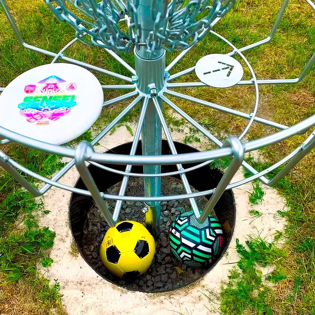Užijte si moře zábavy při fotbalgolfu, discgolfu nebo minigolfu v resortu Ráj v Srbsku: 60–120 minut