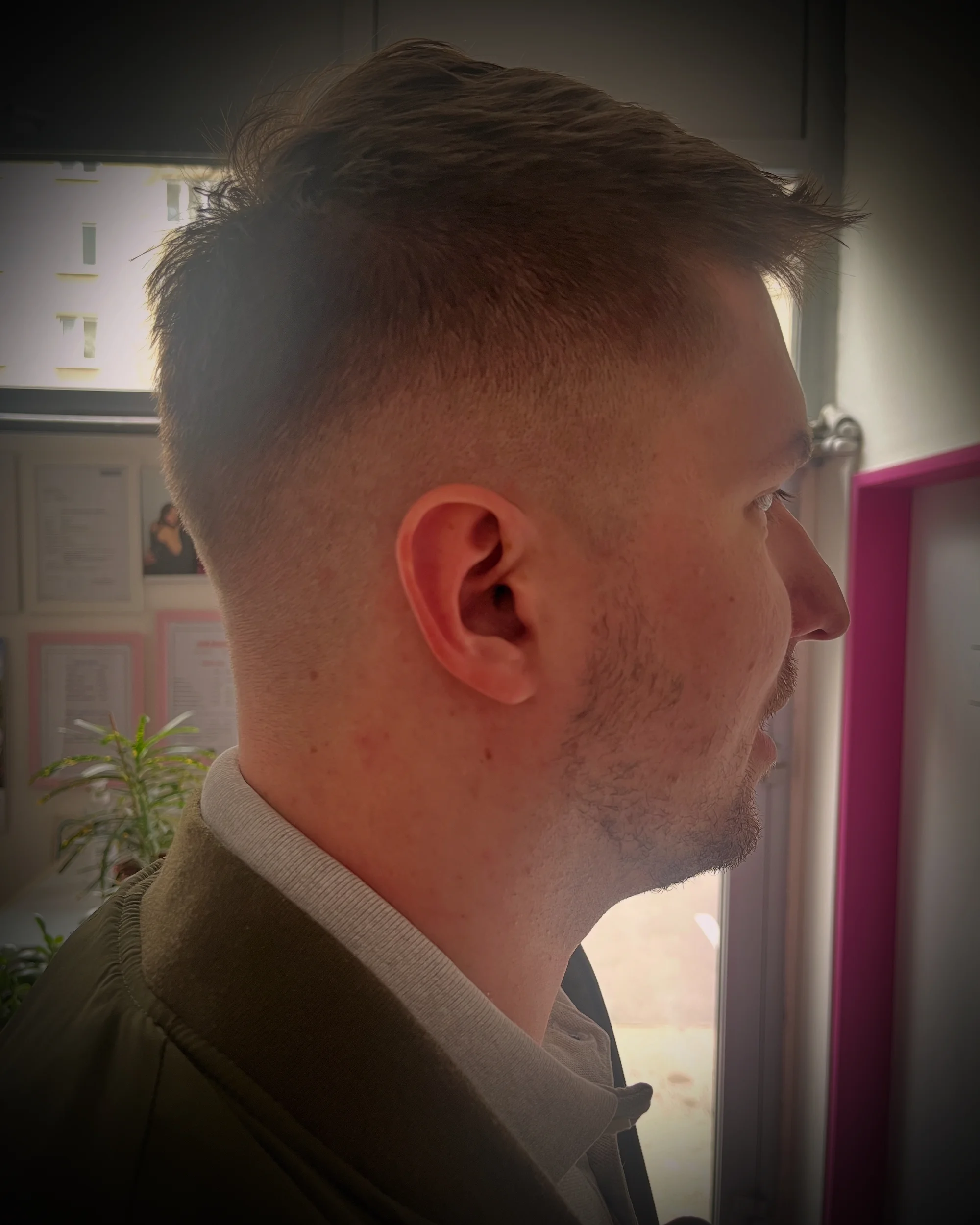 Kadeřnický balíček pro muže: masáž hlavy, klasický i skin fade střih a úprava vousů