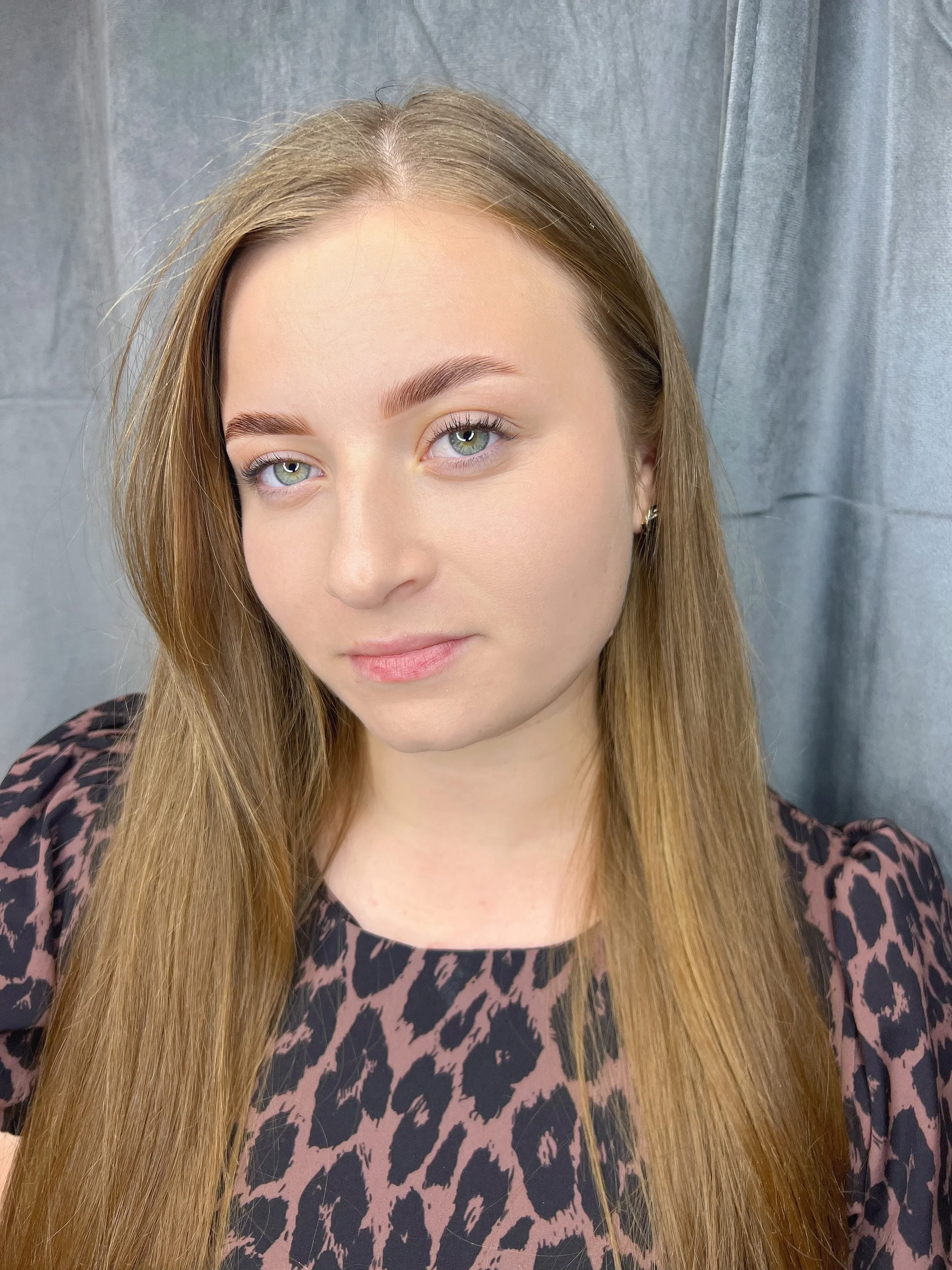 Podmanivý pohled každý den: laminace obočí a lash lifting včetně barvení a výživy