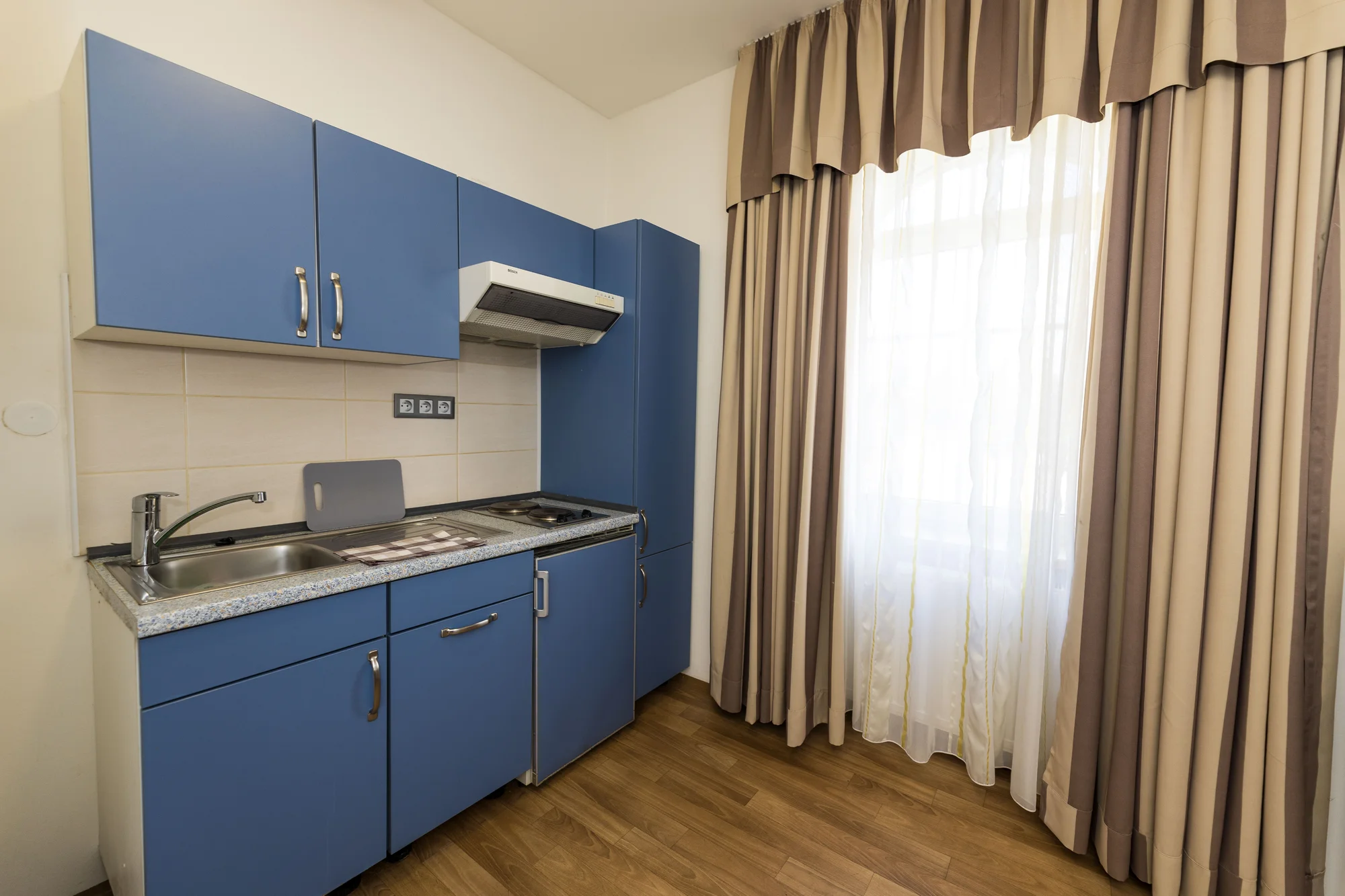 Pohoda 3 km od Karlových Varů až pro 4 osoby: apartmány s kuchyňkou