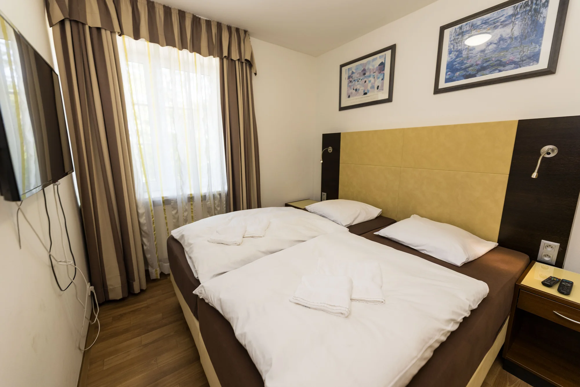 Pohoda 3 km od Karlových Varů až pro 4 osoby: apartmány s kuchyňkou