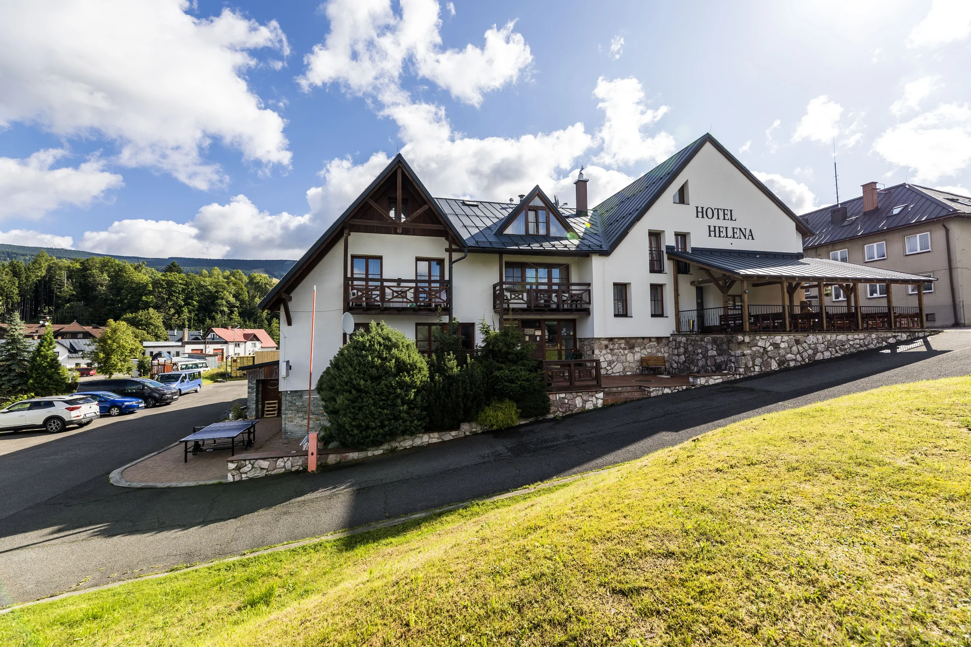Pobyt v Krkonoších pro páry i rodiny: polopenze, sauna i sporty