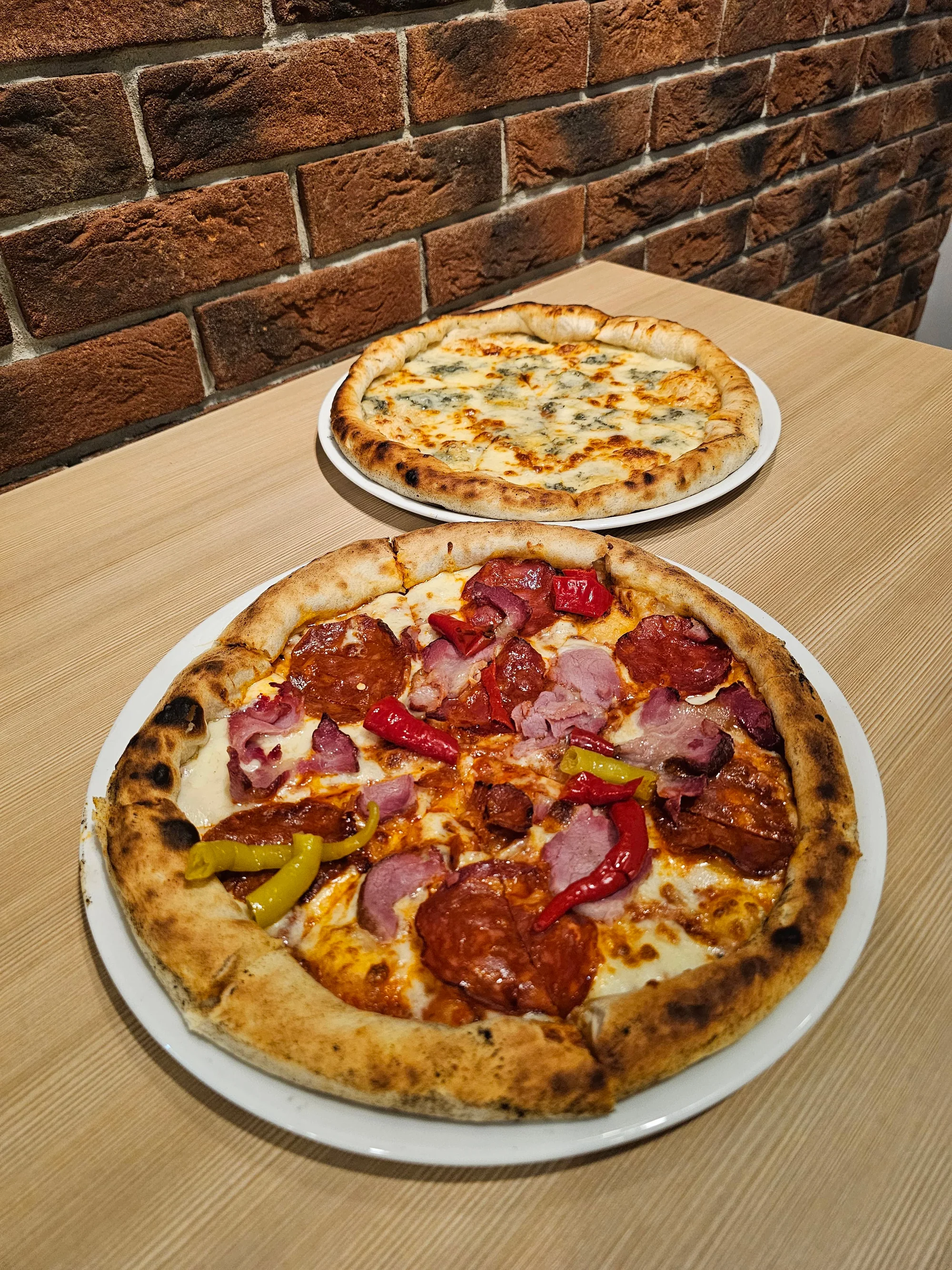 Řádění na motokárách pro děti i dospělé: až 3 jízdy i pizza dle výběru