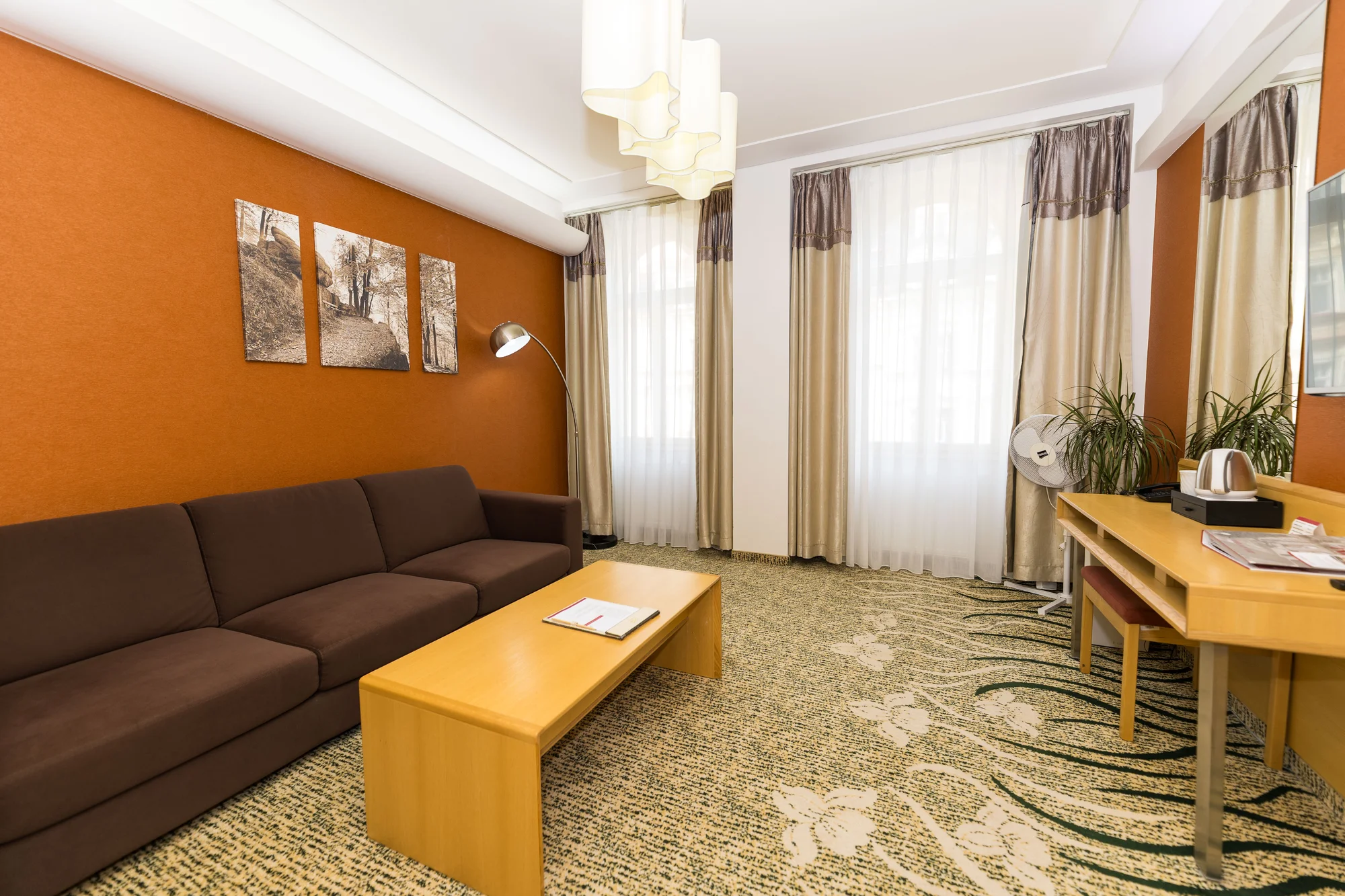 4* hotel jen 2 min. od kolonády: jídlo, neomezený wellness i procedury