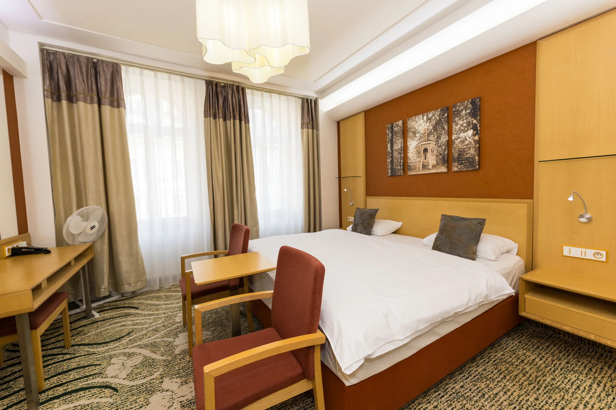 4* hotel jen 2 min. od kolonády: jídlo, neomezený wellness i procedury