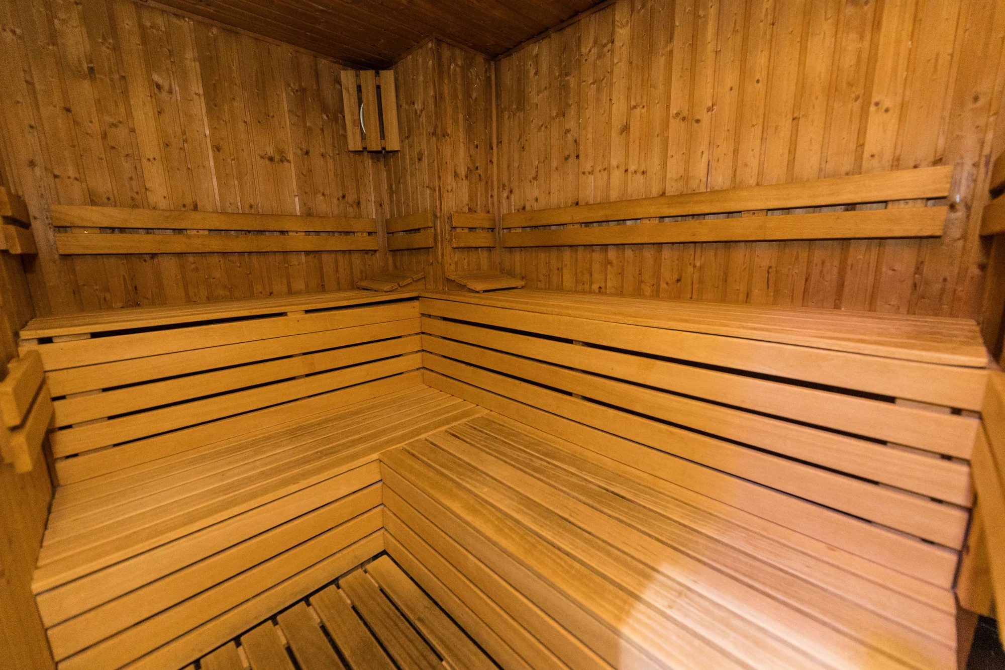 4* hotel jen 2 min. od kolonády: jídlo, neomezený wellness i procedury