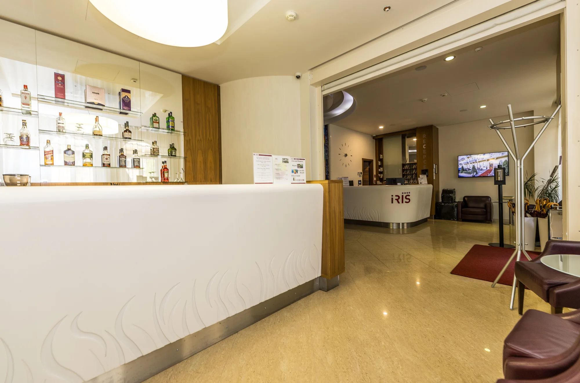 4* hotel jen 2 min. od kolonády: jídlo, neomezený wellness i procedury
