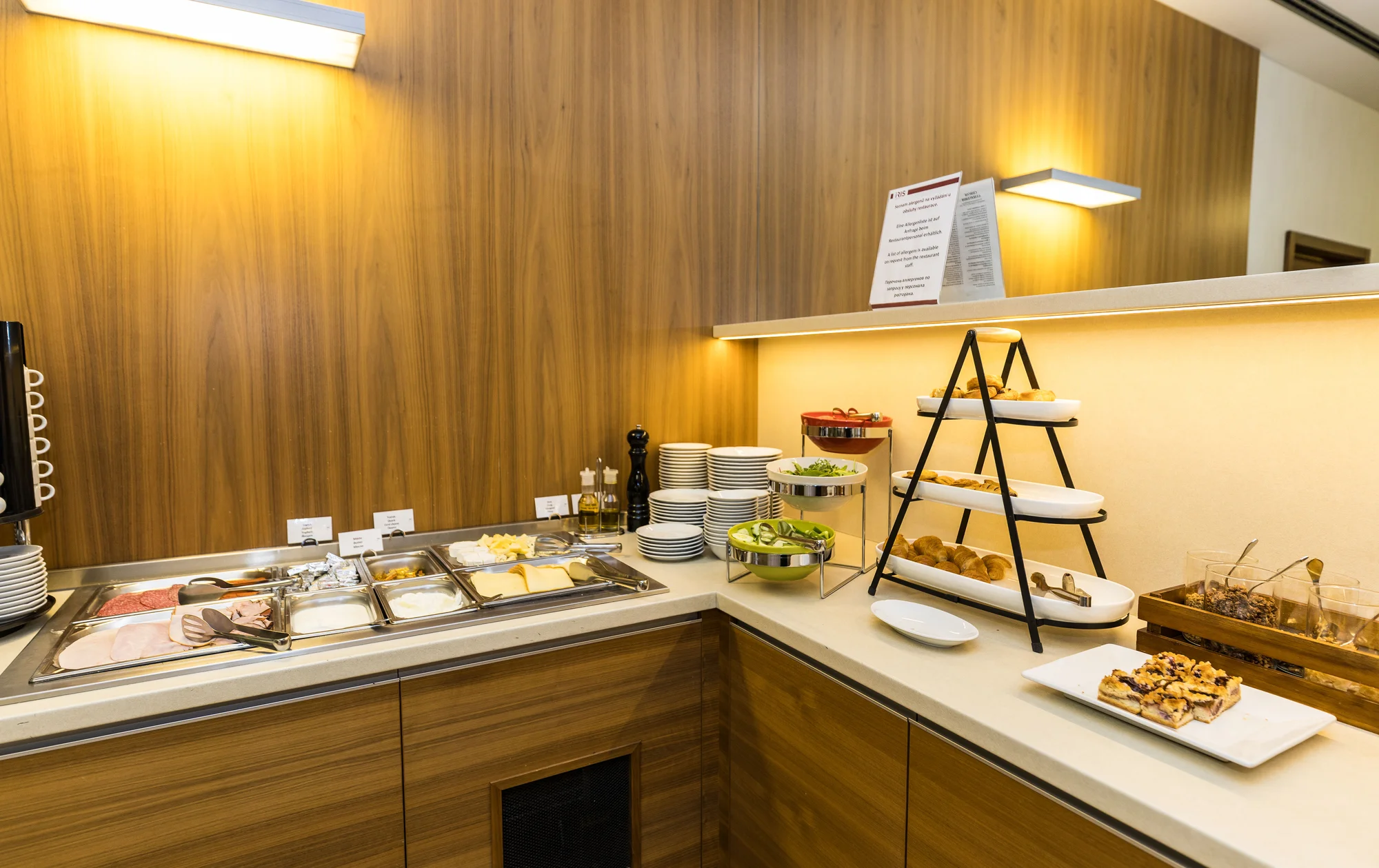 4* hotel jen 2 min. od kolonády: jídlo, neomezený wellness i procedury
