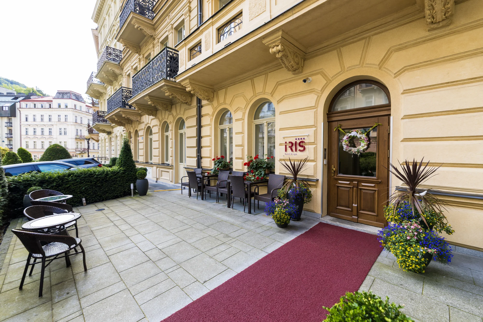 4* hotel jen 2 min. od kolonády: jídlo, neomezený wellness i procedury