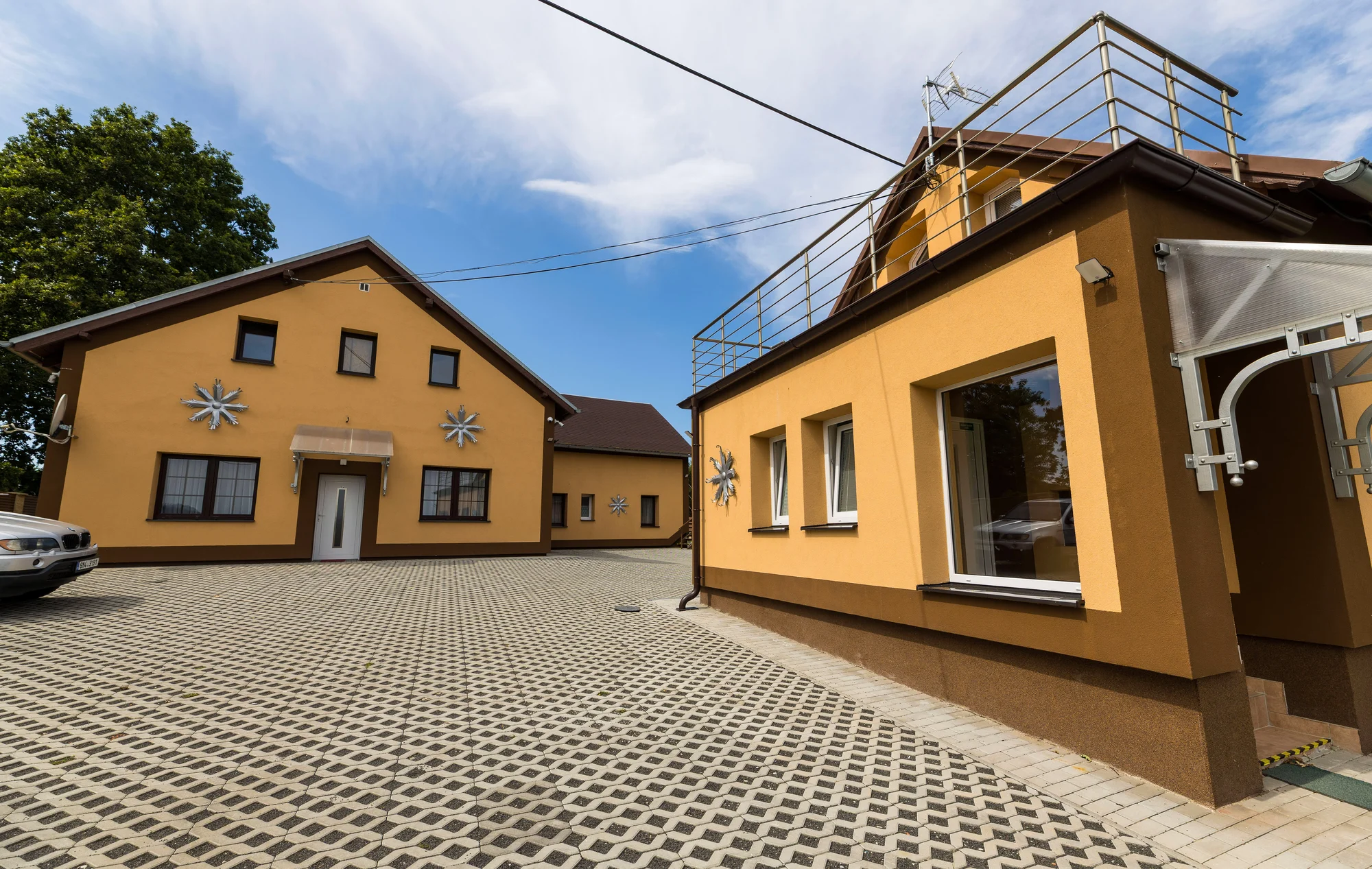 Pobyt nedaleko Karlových Varů: apartmány s kuchyňkou až pro 7 osob