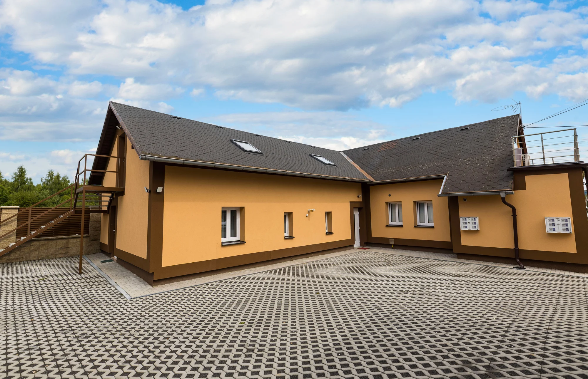 Pobyt nedaleko Karlových Varů: apartmány s kuchyňkou až pro 7 osob