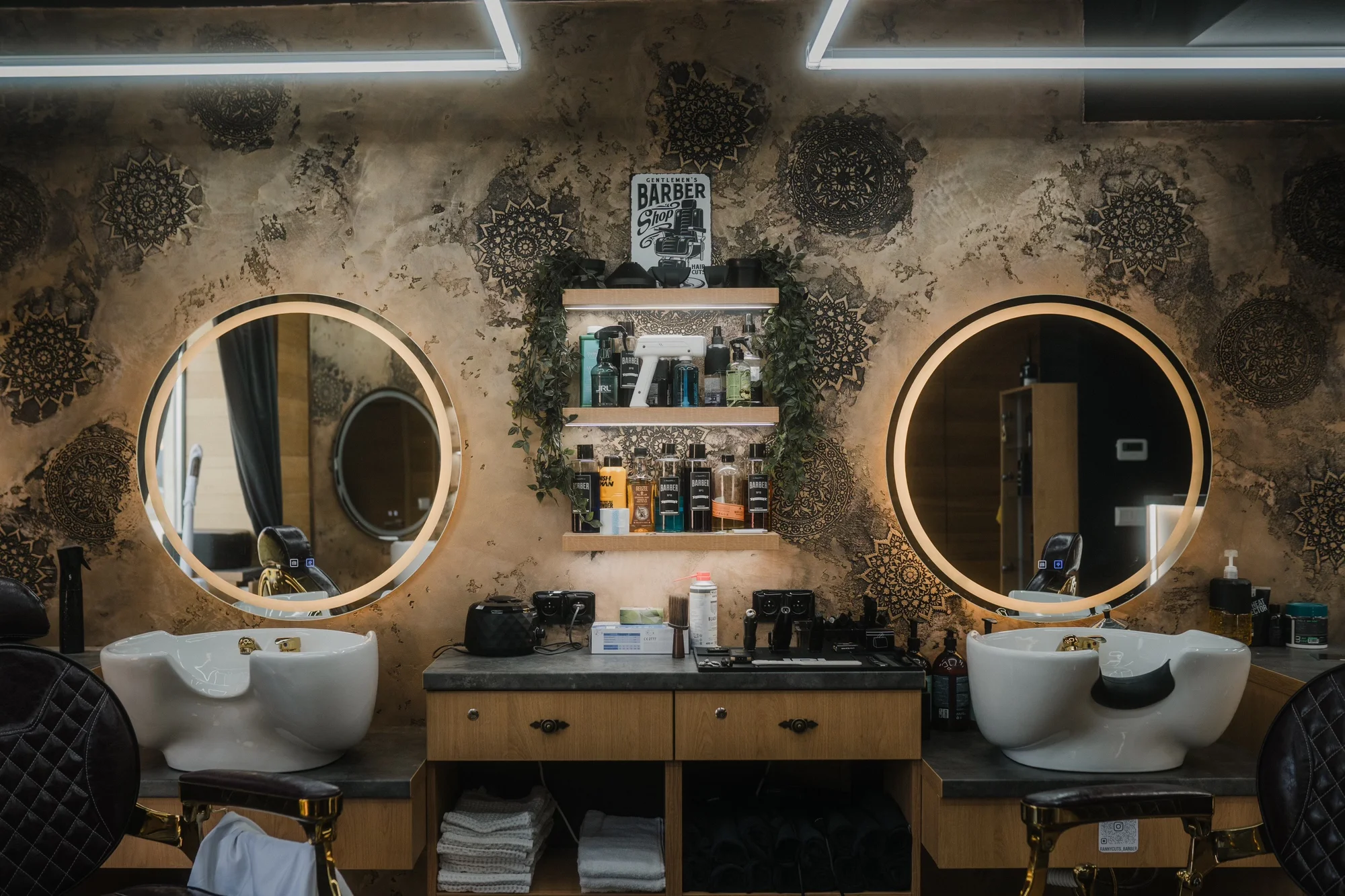 Pánský či dětský střih, úprava vousů i komplet balíček ve stylovém barbershopu