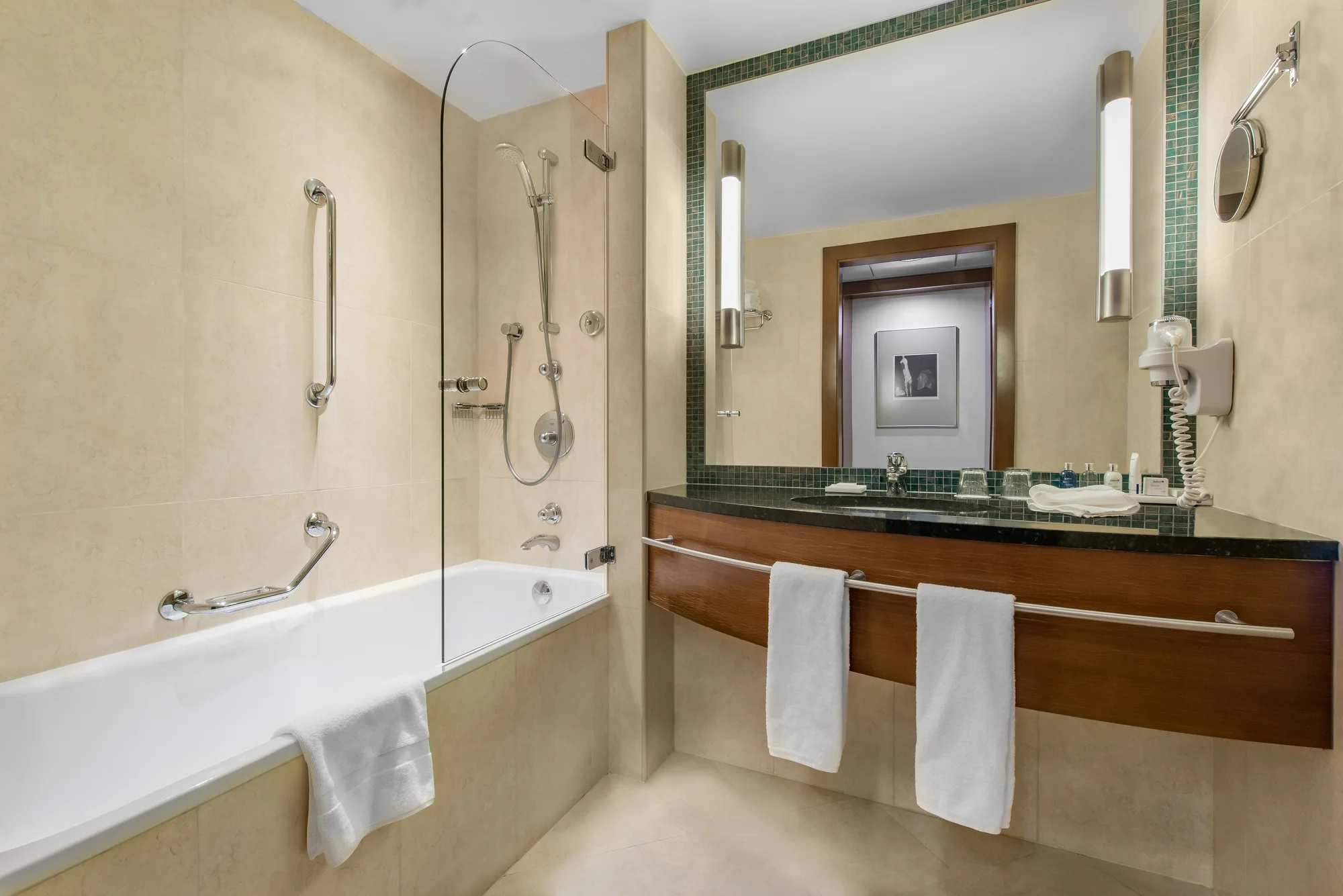 Poznejte Wrocław: z pohodlí 5* hotelu se snídaní a saunou, 10 minut chůze od hlavního náměstí