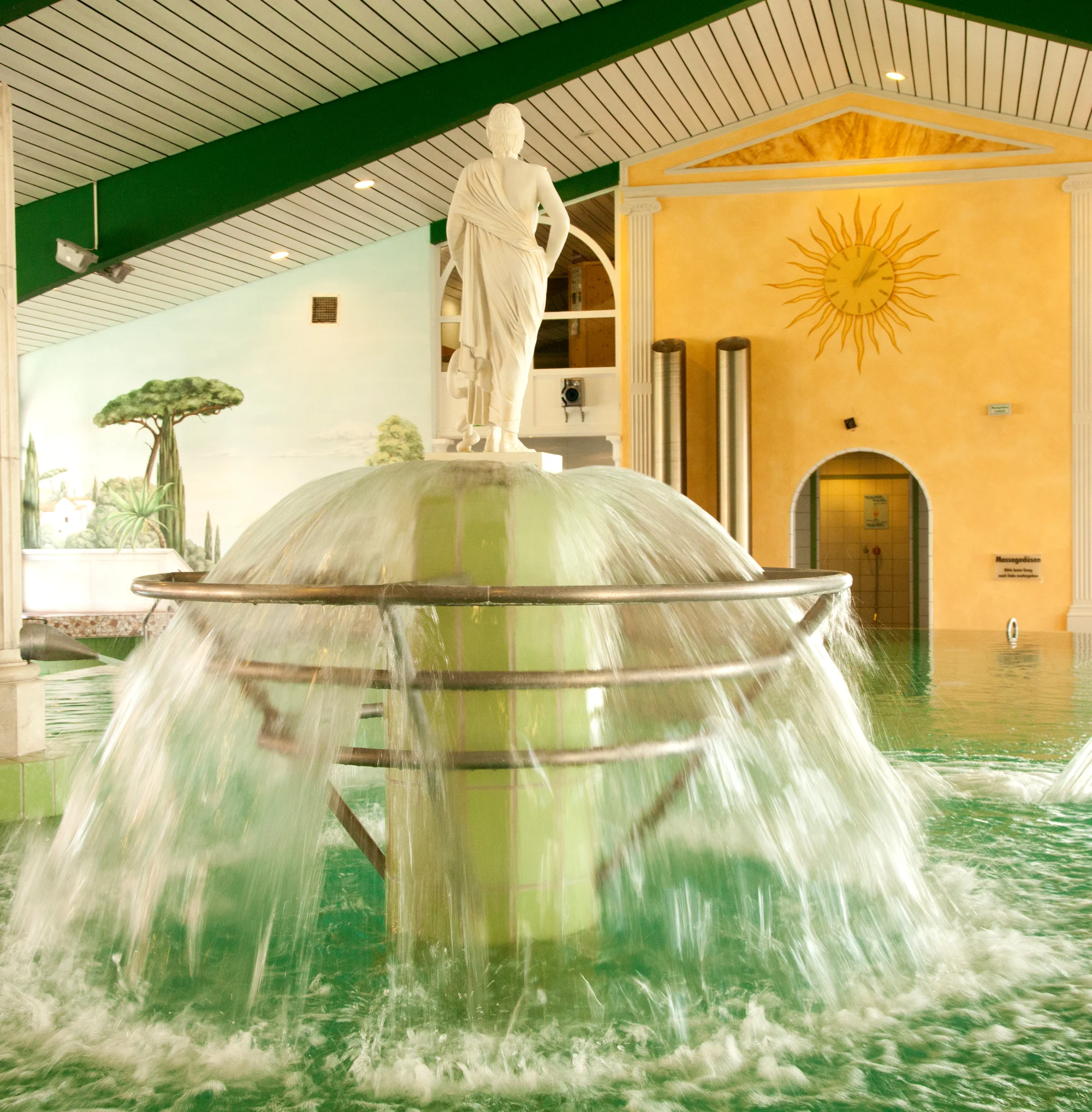 Bavorský hotel s polopenzí a neomezenými lázněmi o velikosti 1 600 m²