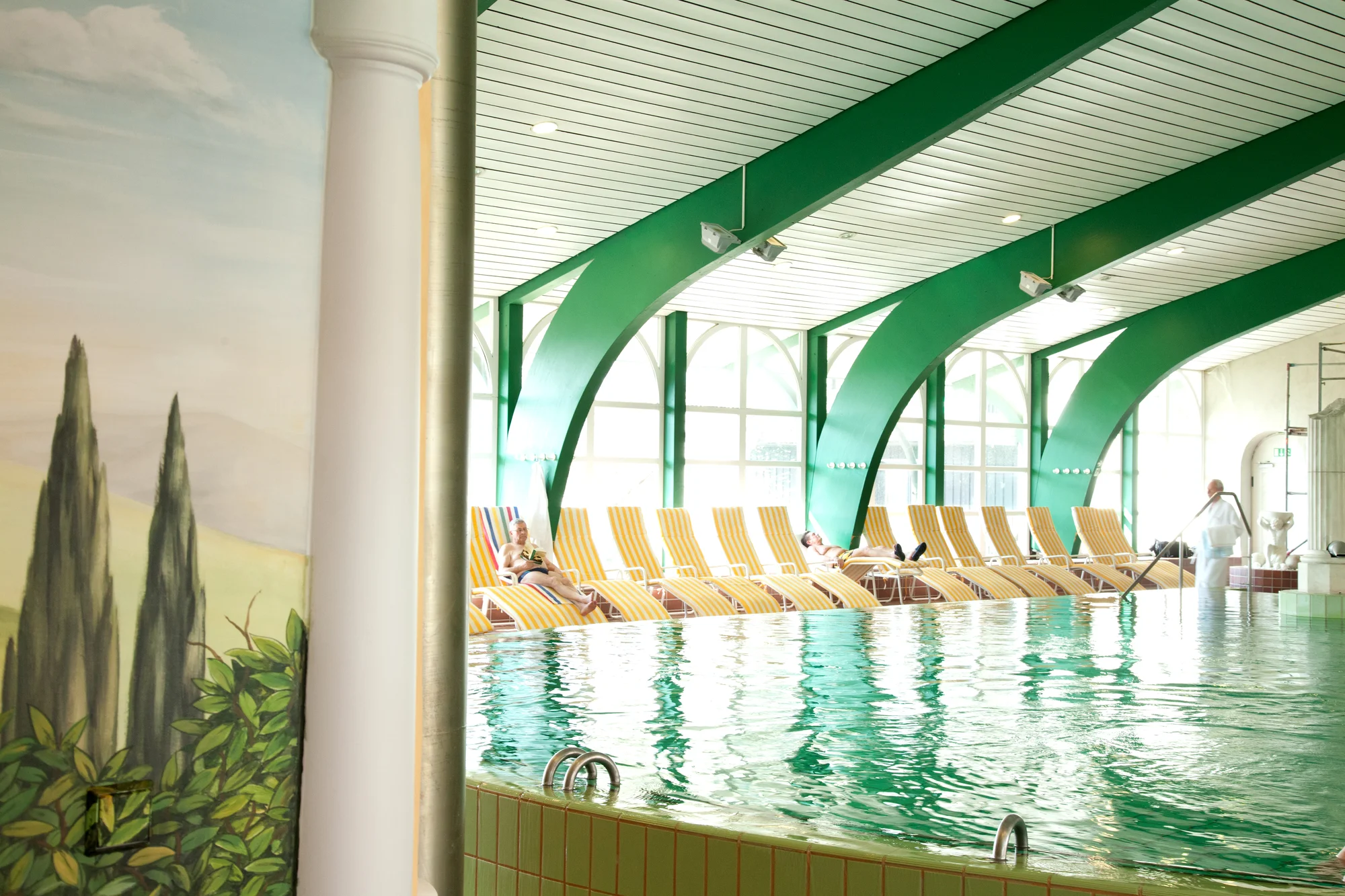 Bavorský hotel s polopenzí a neomezenými lázněmi o velikosti 1 600 m²