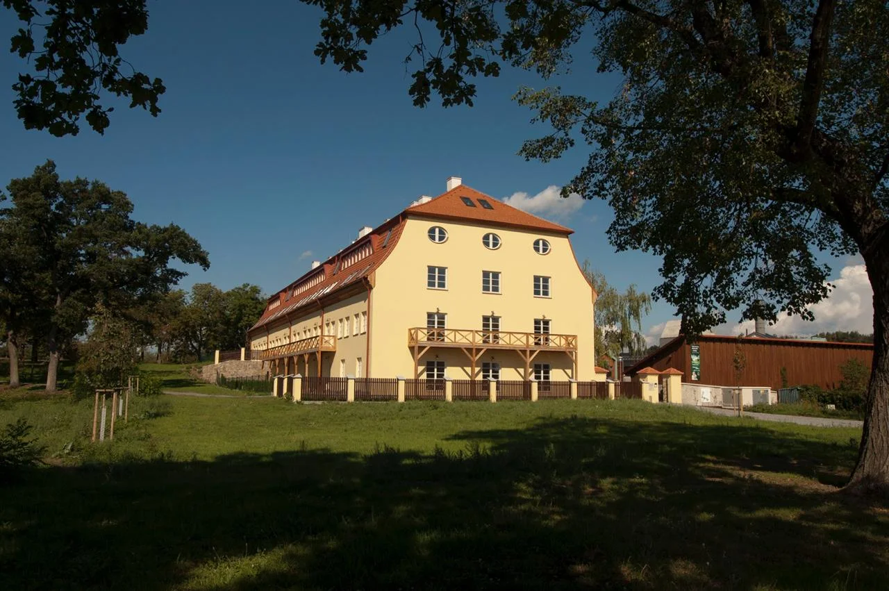 Luxus a romantika v Dobříši: apartmány se snídaní, wellness i gurmánská restaurace
