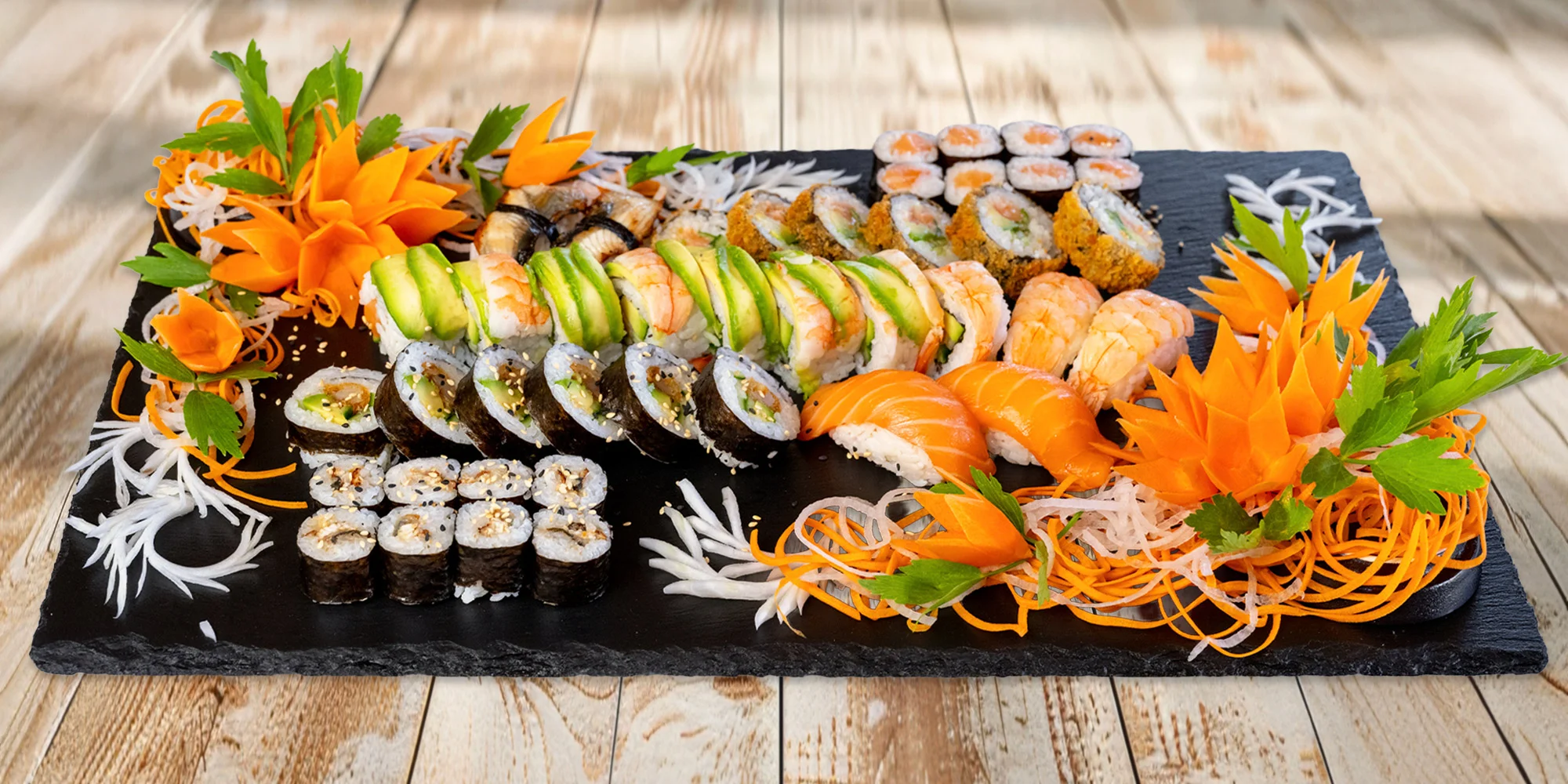 Pestré sushi sety: 20–48 kusů s rybami, krabem, úhořem i zeleninou