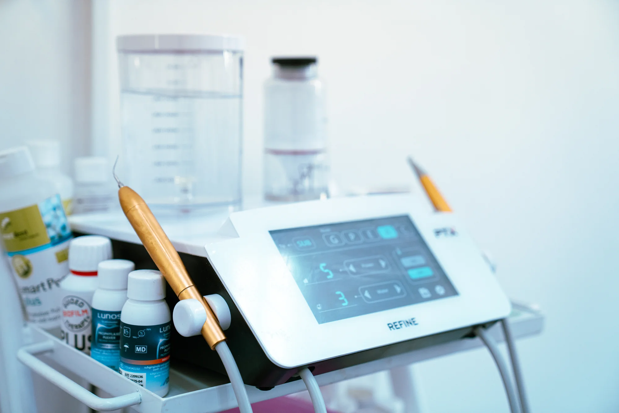 Okouzlete zářivým úsměvem: dentální hygiena ve Stodůlkách pro děti i dospělé, vč. možnosti bělení