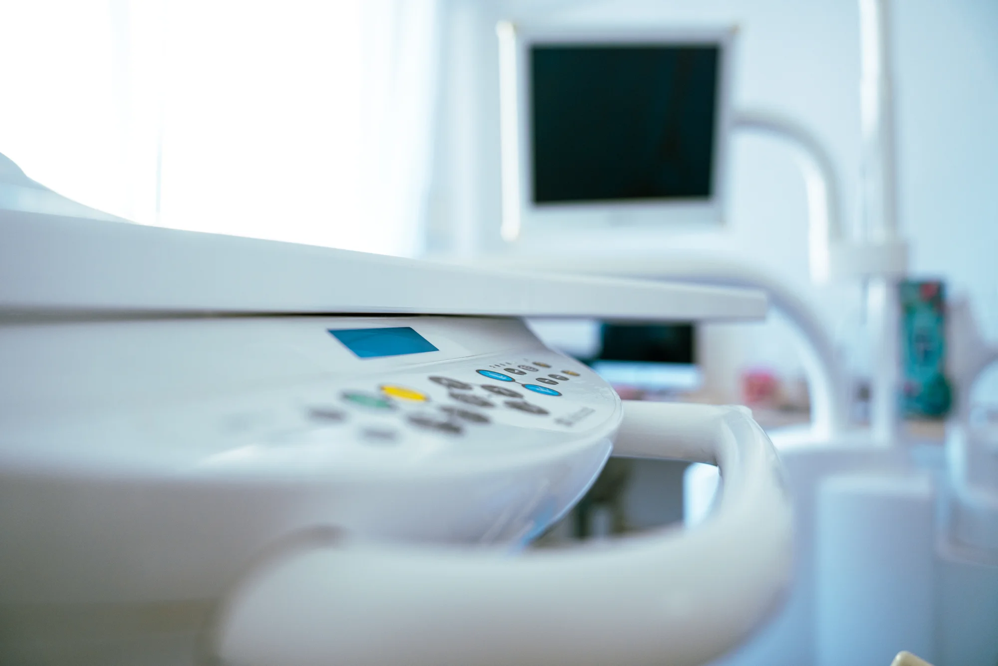 Okouzlete zářivým úsměvem: dentální hygiena ve Stodůlkách pro děti i dospělé, vč. možnosti bělení