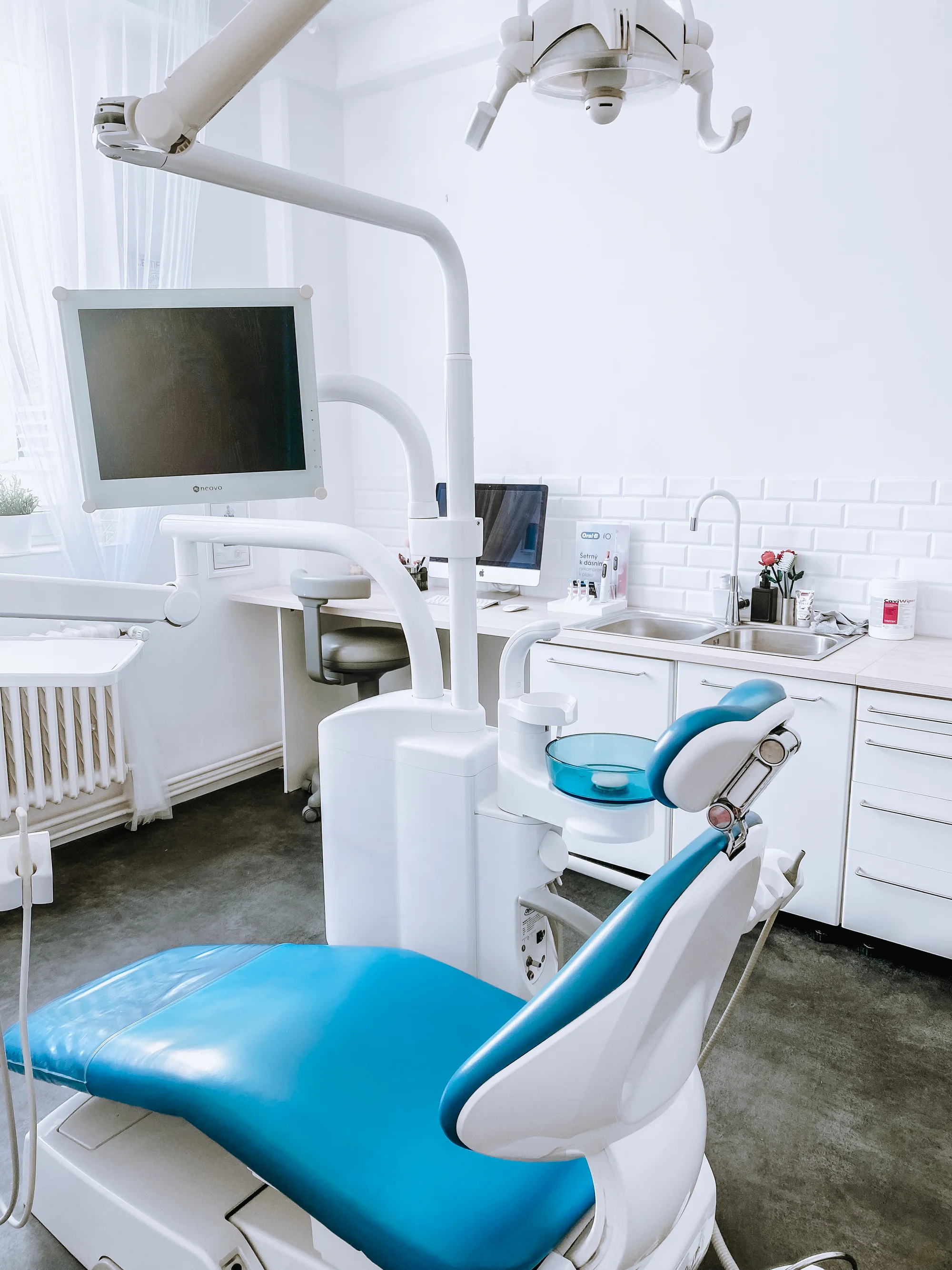 Okouzlete zářivým úsměvem: dentální hygiena ve Stodůlkách pro děti i dospělé, vč. možnosti bělení