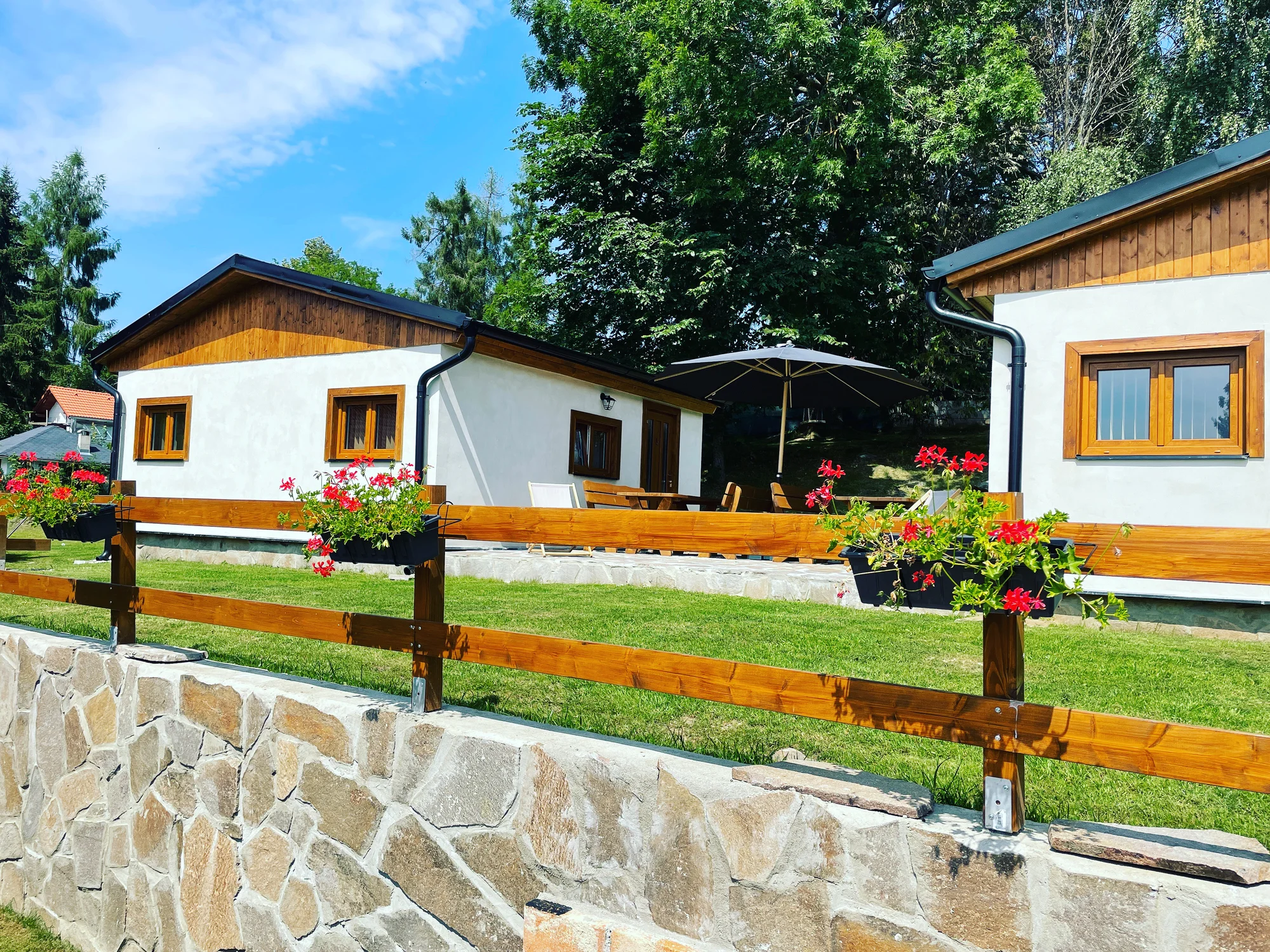 Dovolená u Lipna: bungalov či apartmán se vstupem do wellness
