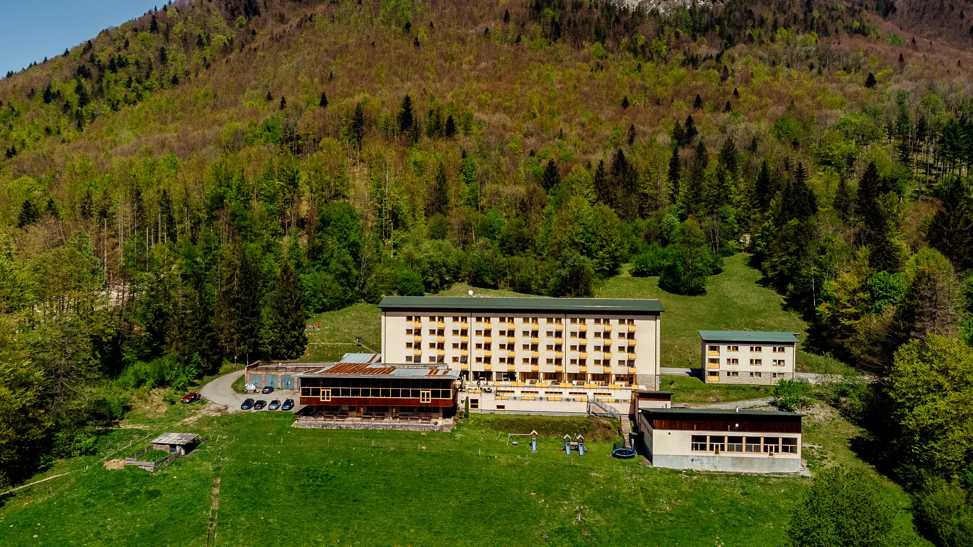 Pobyt v krásném prostředí Vrátné doliny s polopenzí a wellness, v nabídce varianta se skipasem