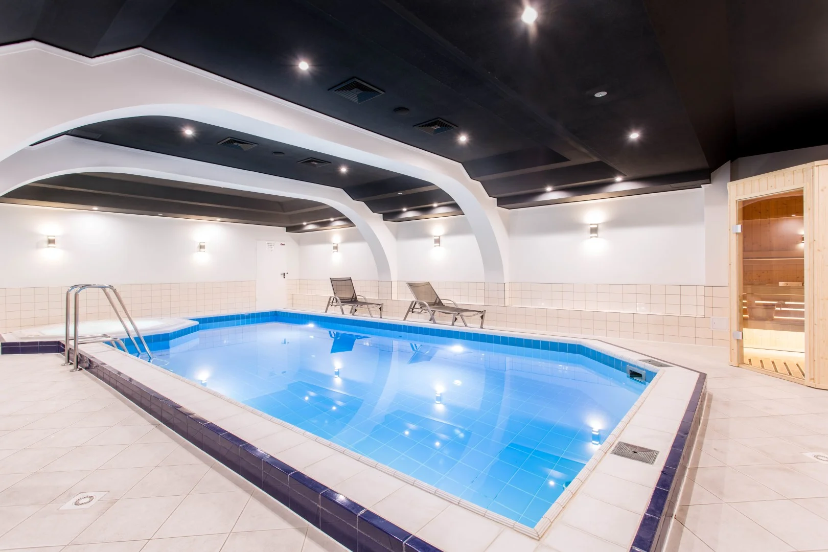 Hotel v centru Vratislavi jen 5 min. pěšky od Staroměstského náměstí: wellness a snídaně či polopenze