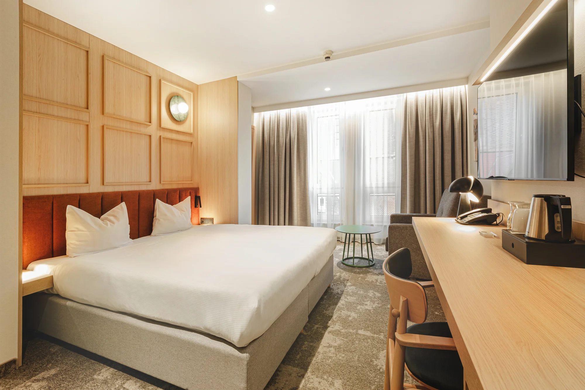 Hotel v centru Vratislavi jen 5 min. pěšky od Staroměstského náměstí: wellness a snídaně či polopenze