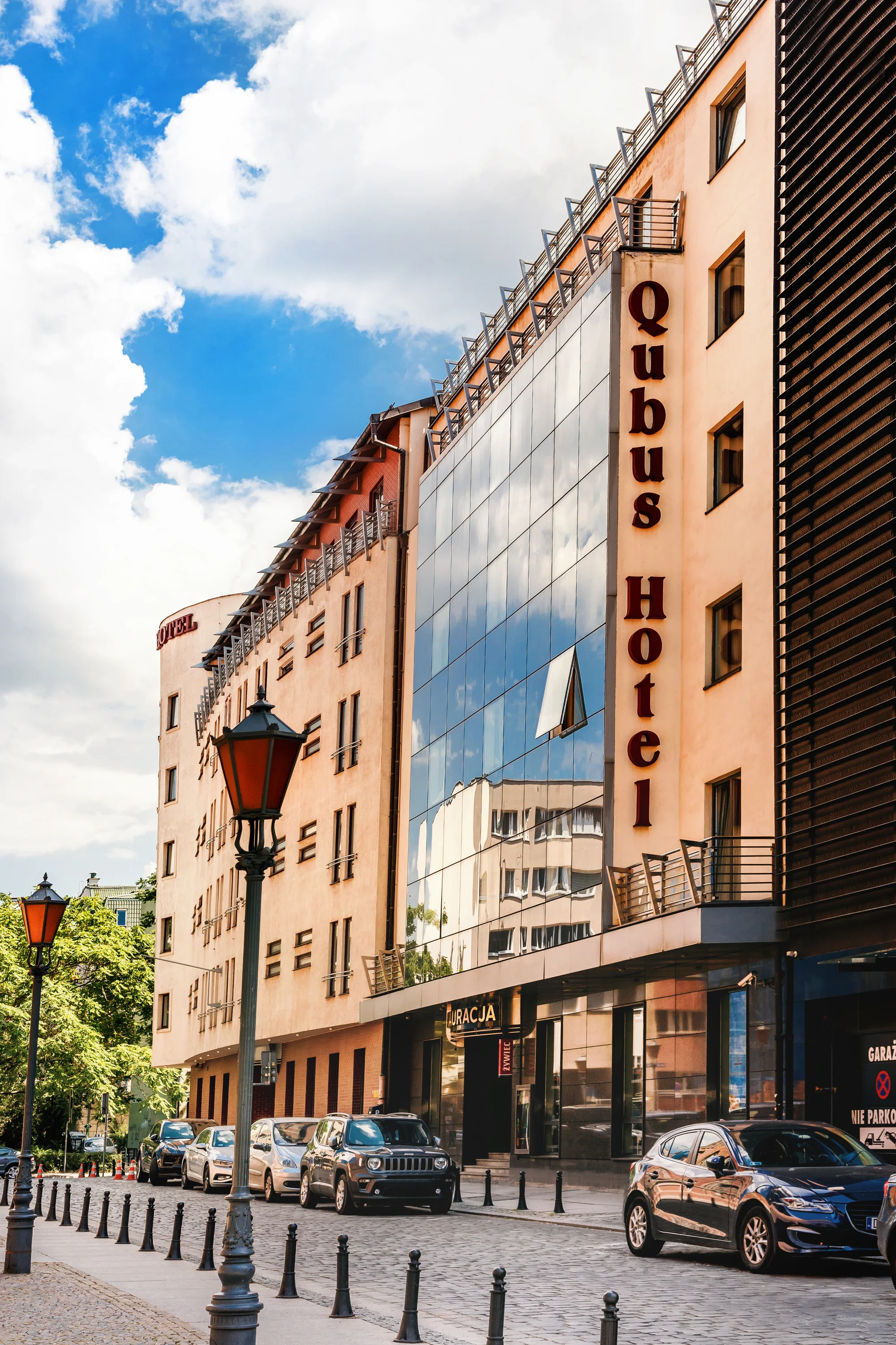 Hotel v centru Vratislavi jen 5 min. pěšky od Staroměstského náměstí: wellness a snídaně či polopenze