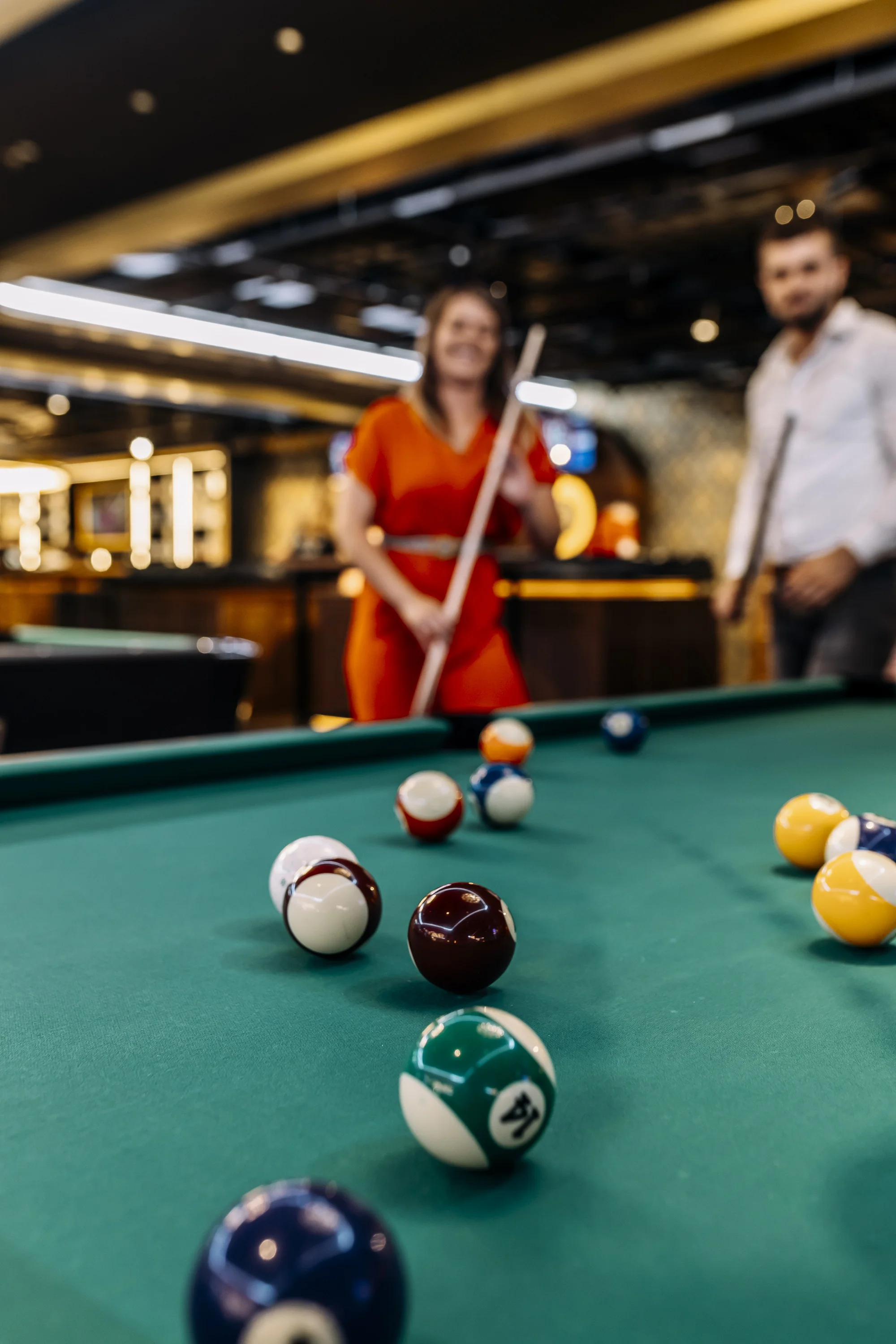 Nekonečná zábava v LEVELS Prague: 24 až 1400 kreditů na arkádové hry, minigolf i simulátor formule