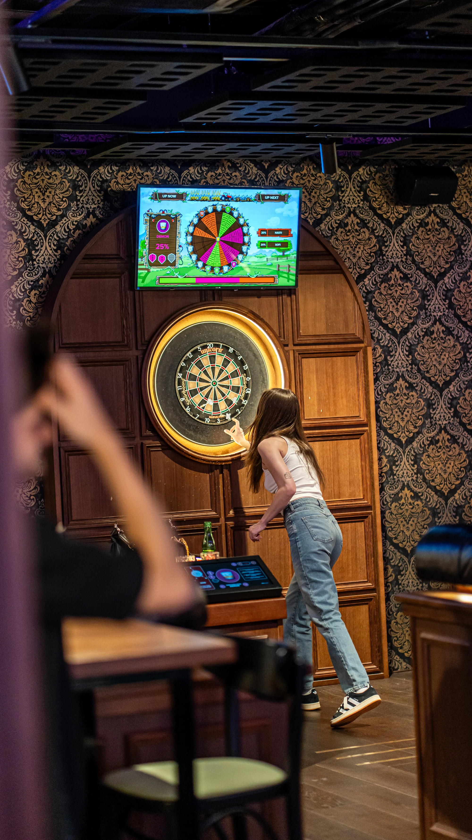 Nekonečná zábava v LEVELS Prague: 24 až 1400 kreditů na arkádové hry, minigolf i simulátor formule